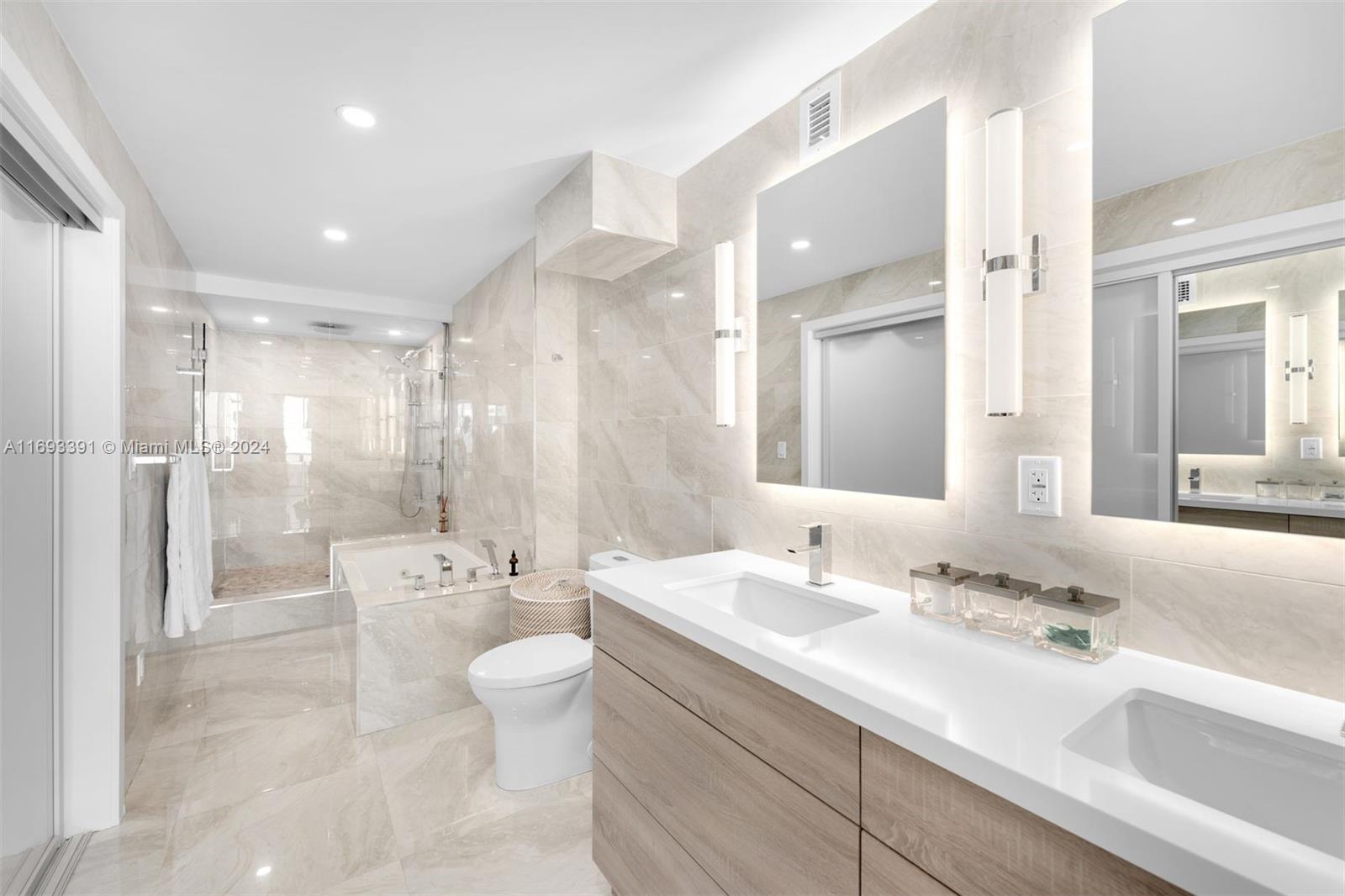 2401 Collins Ave Unit: 1510/1511
