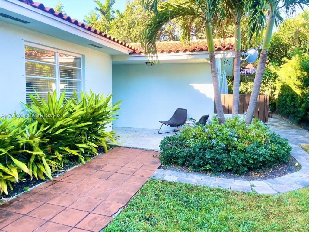 826 Capri St # 0