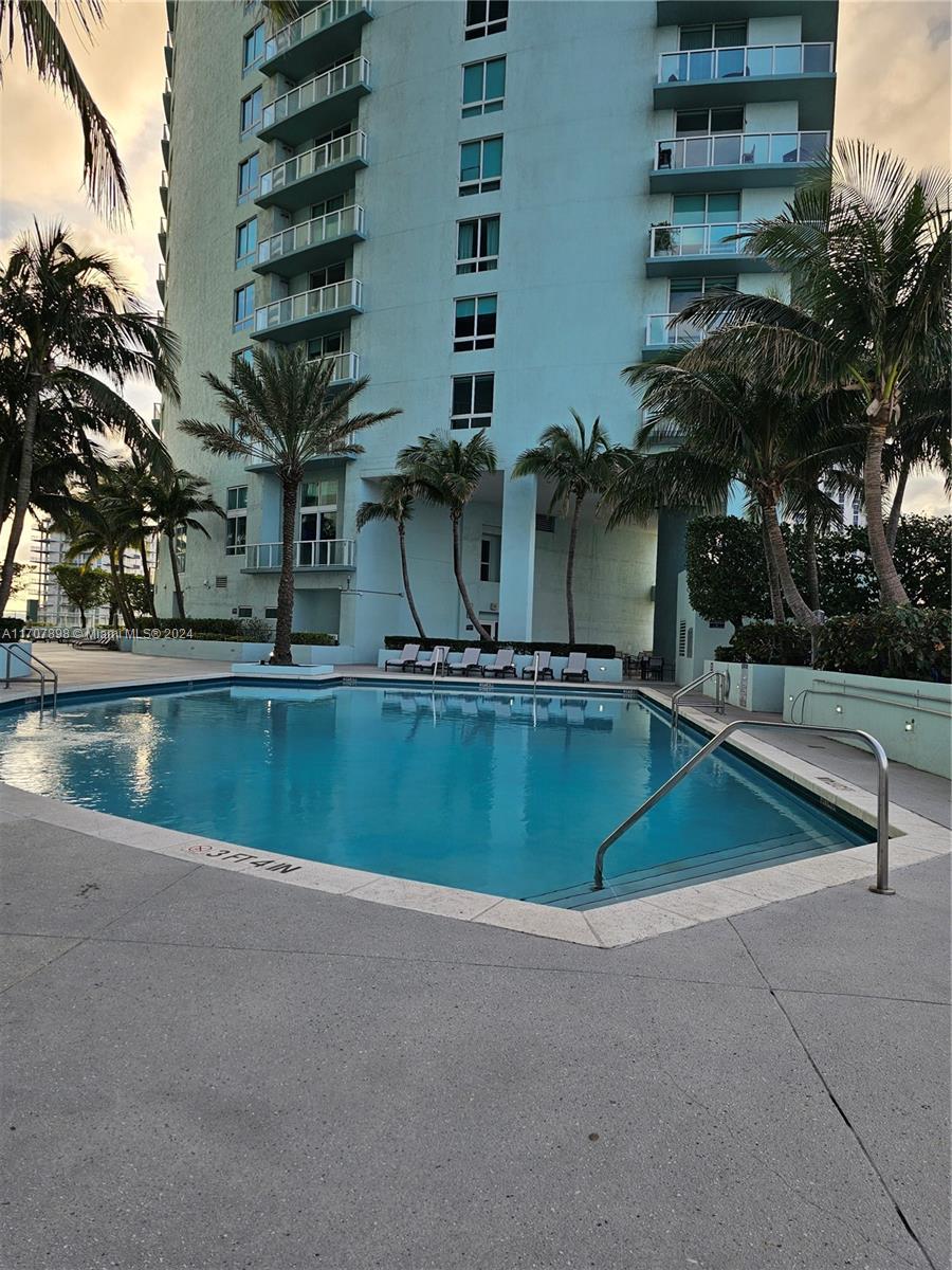 1900 N Bayshore Dr # 1803