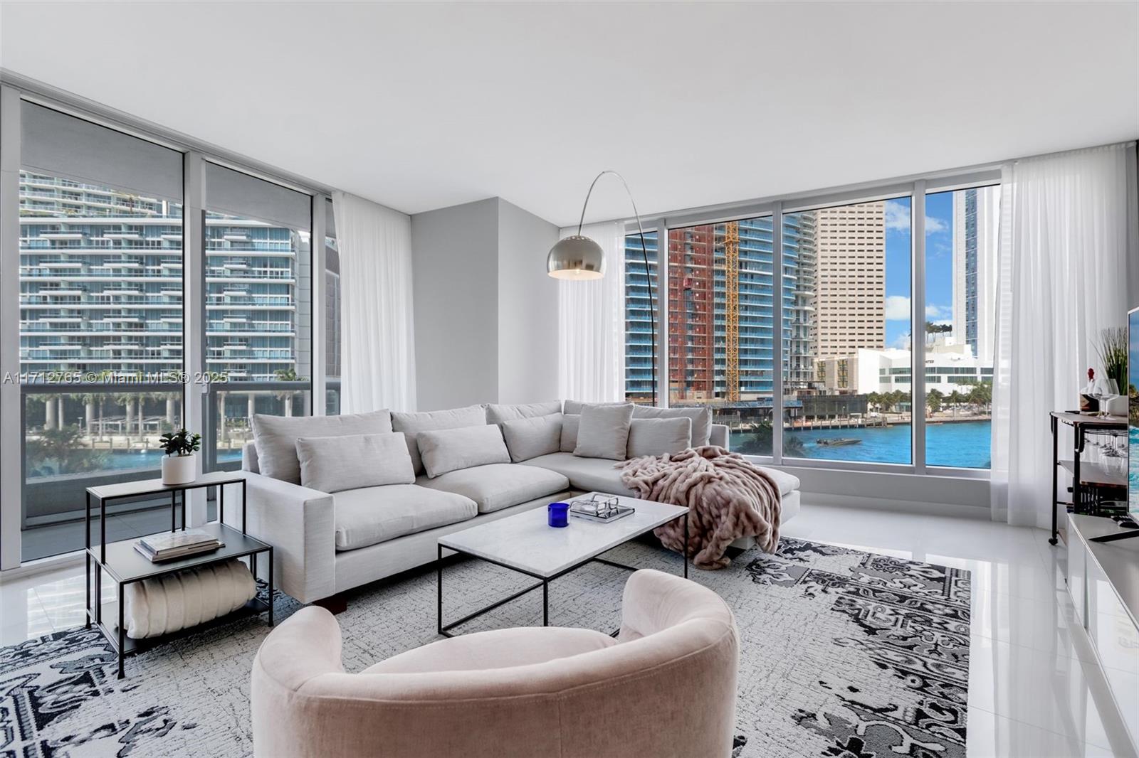465 Brickell Ave # 402