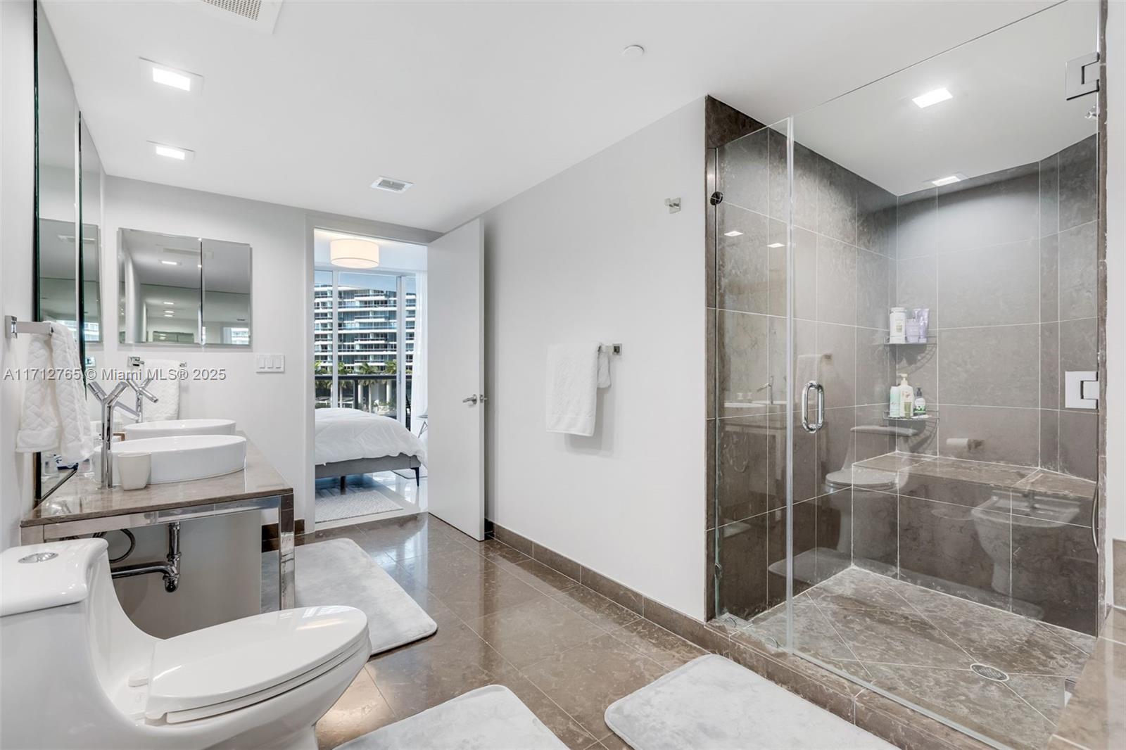 465 Brickell Ave # 402