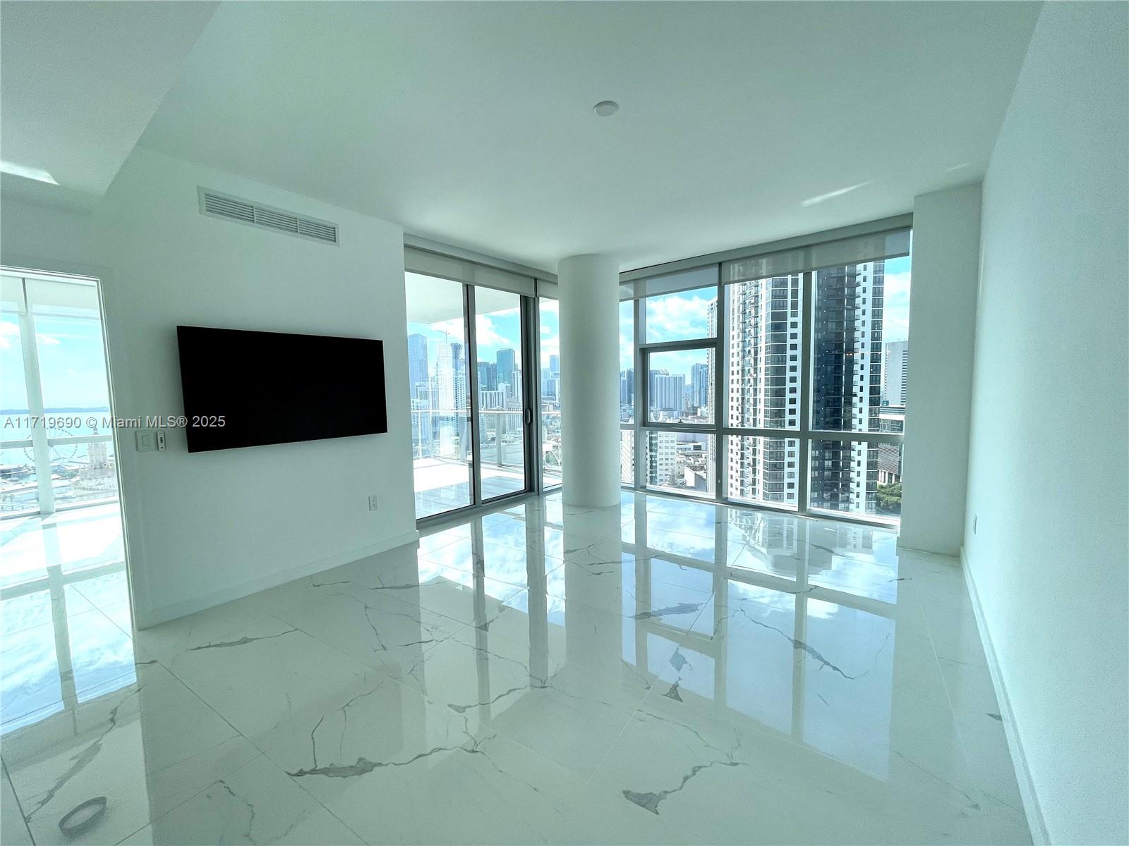 851 NE 1st Ave # 2611