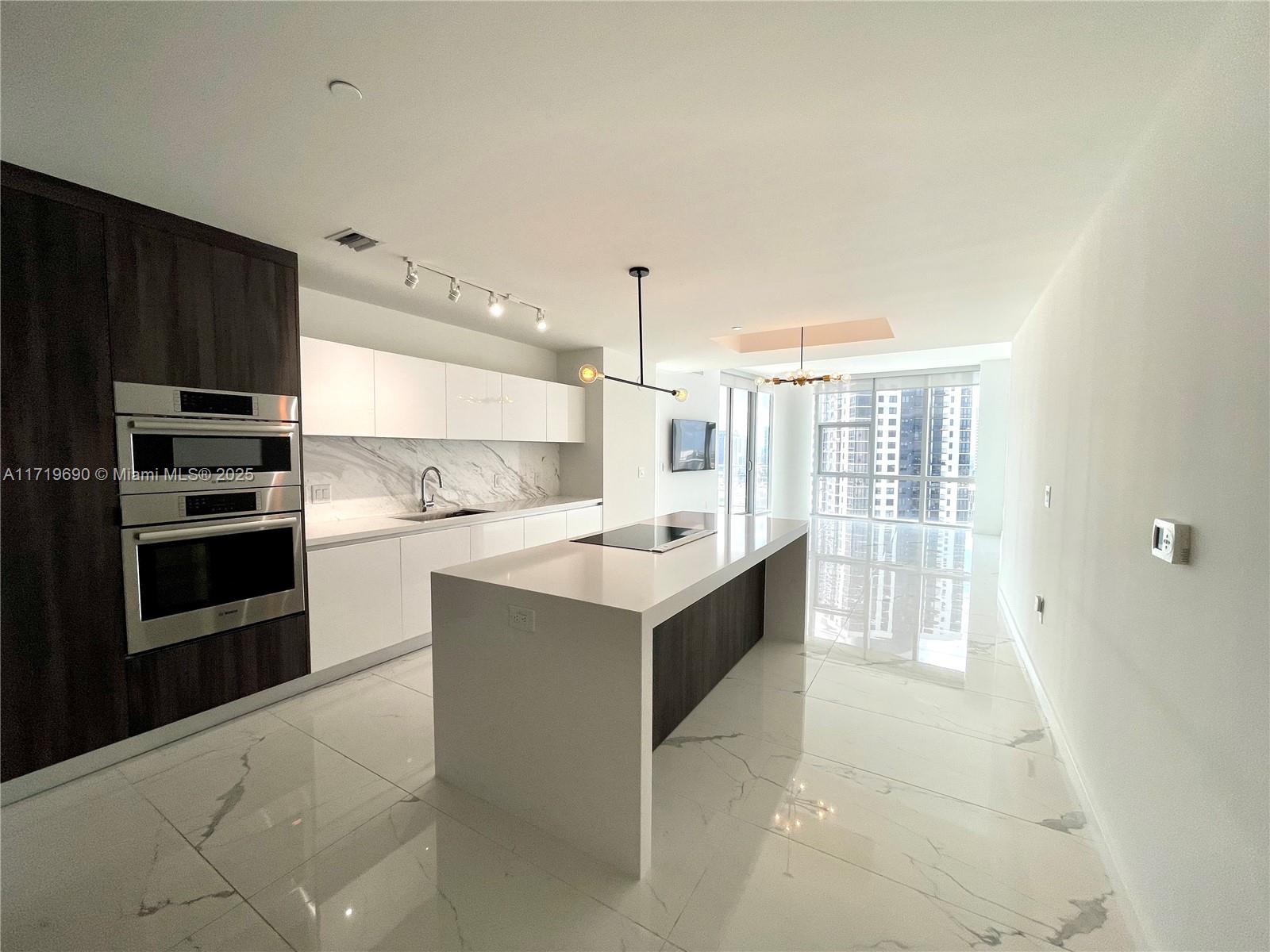 851 NE 1st Ave # 2611