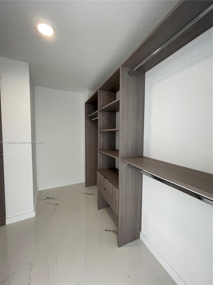 851 NE 1st Ave # 2611