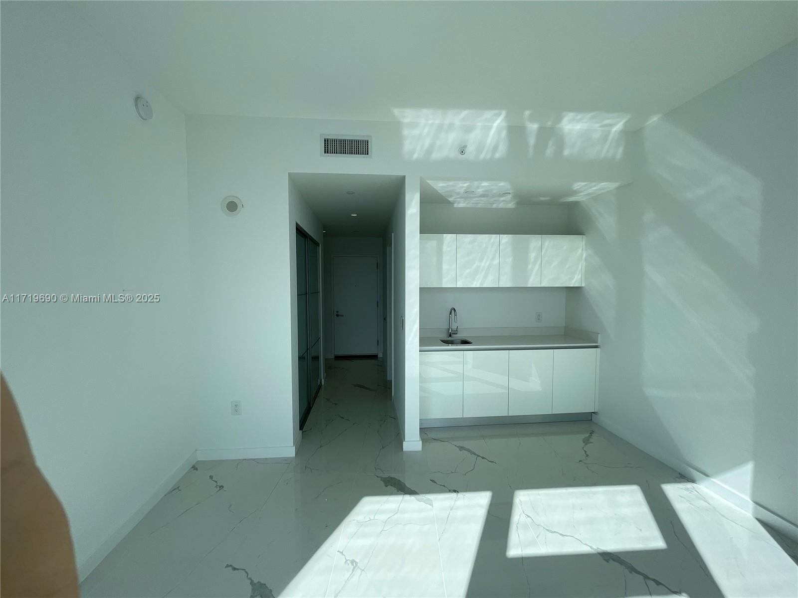 851 NE 1st Ave # 2611