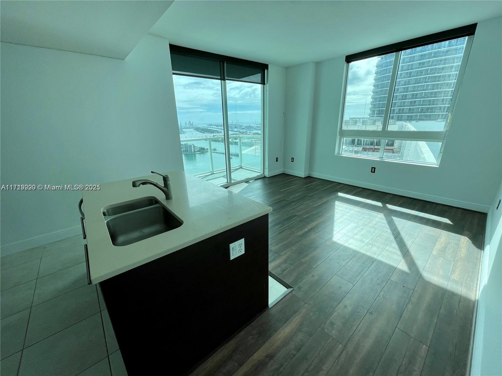 1900 N Bayshore Dr # 4203