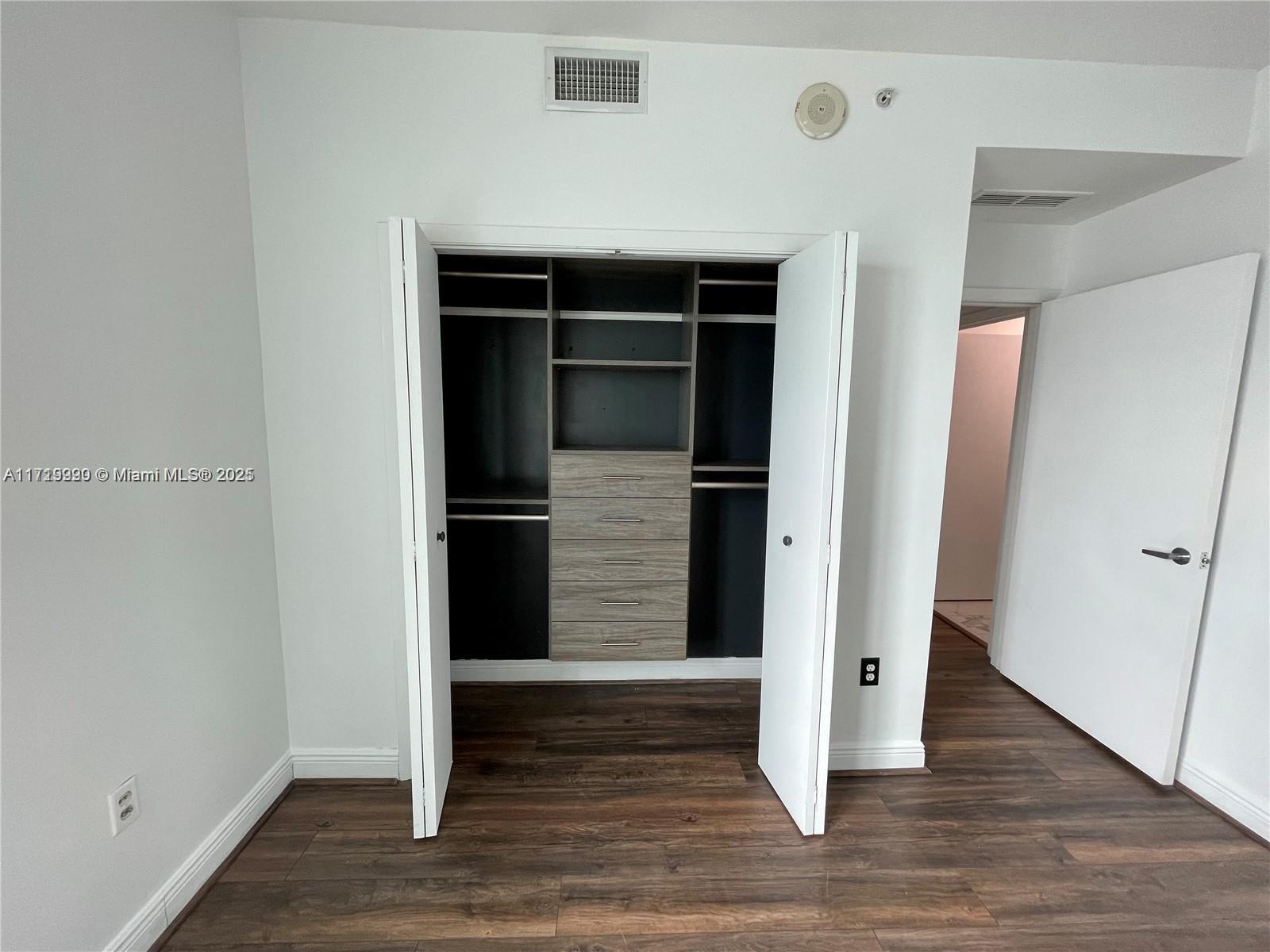 1900 N Bayshore Dr # 4203