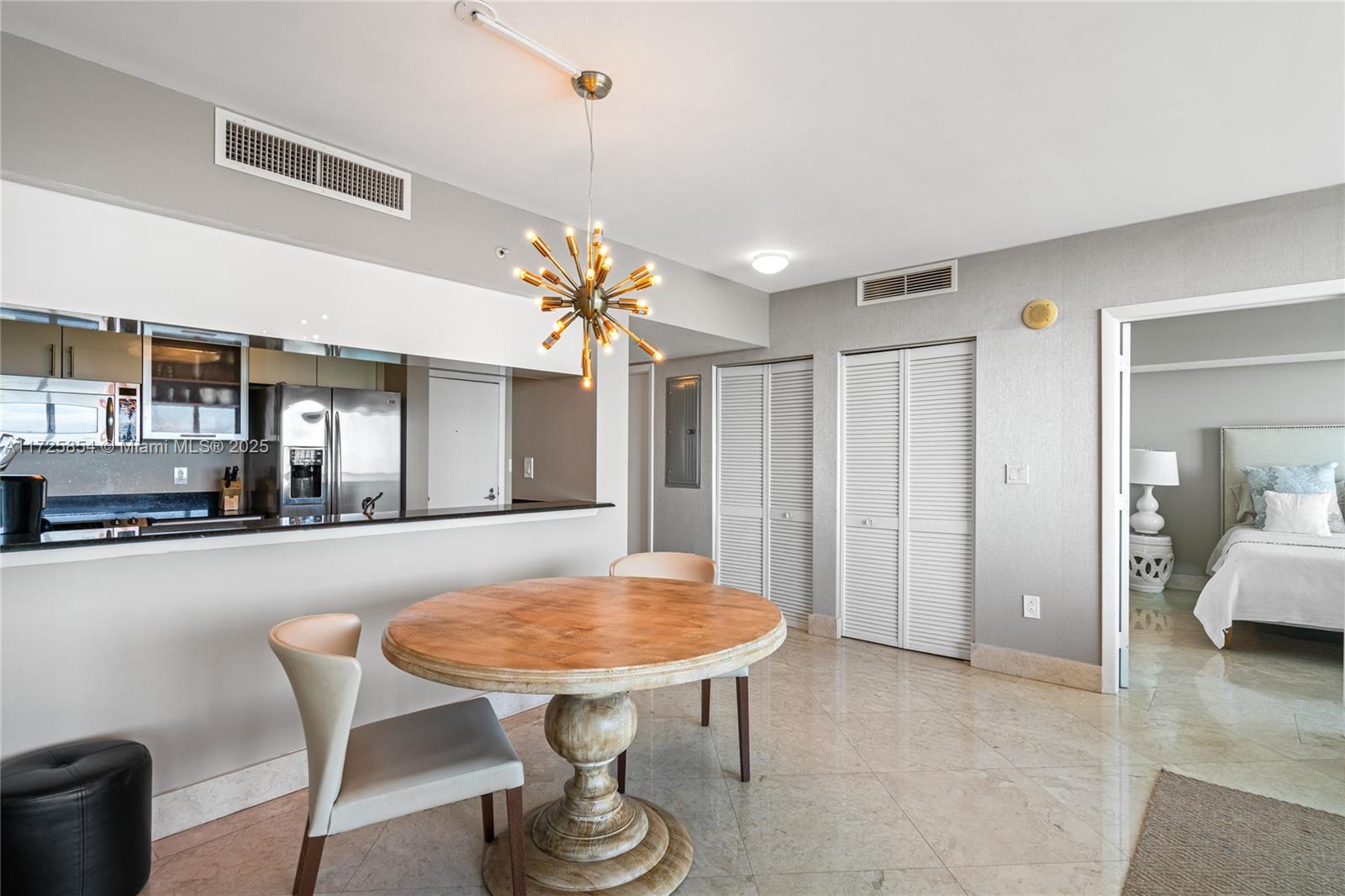 1800 N Bayshore Dr # 3207