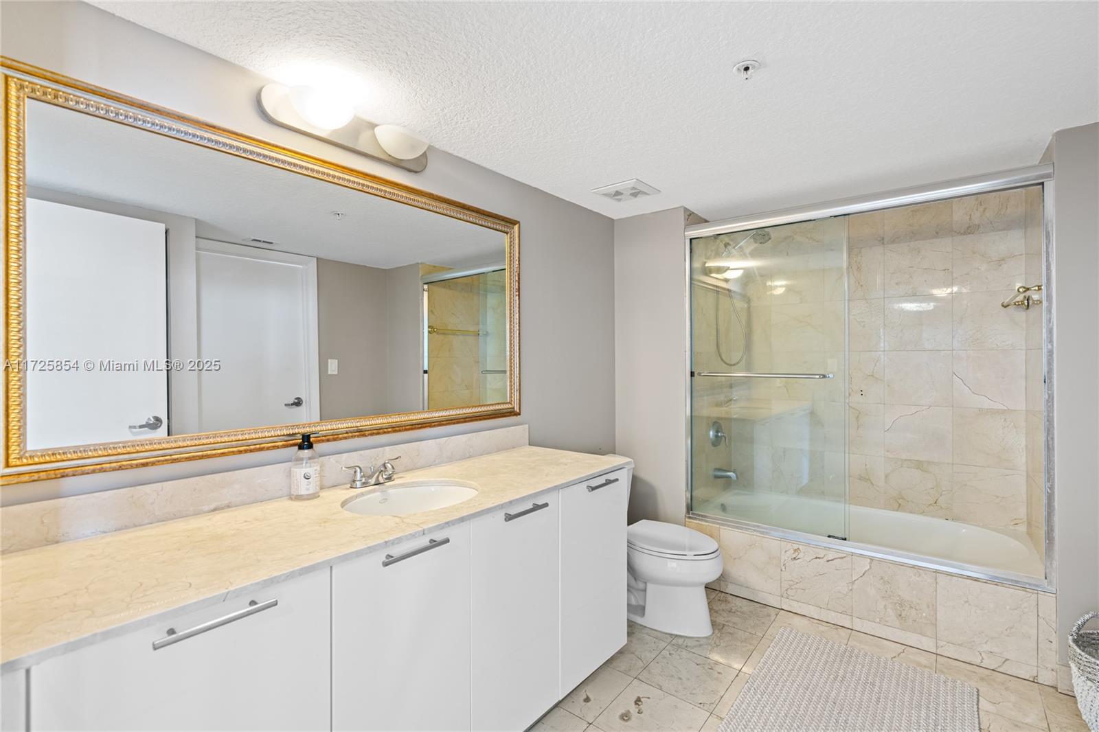 1800 N Bayshore Dr # 3207