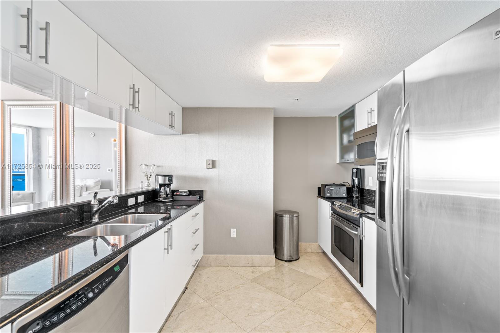 1800 N Bayshore Dr # 3207