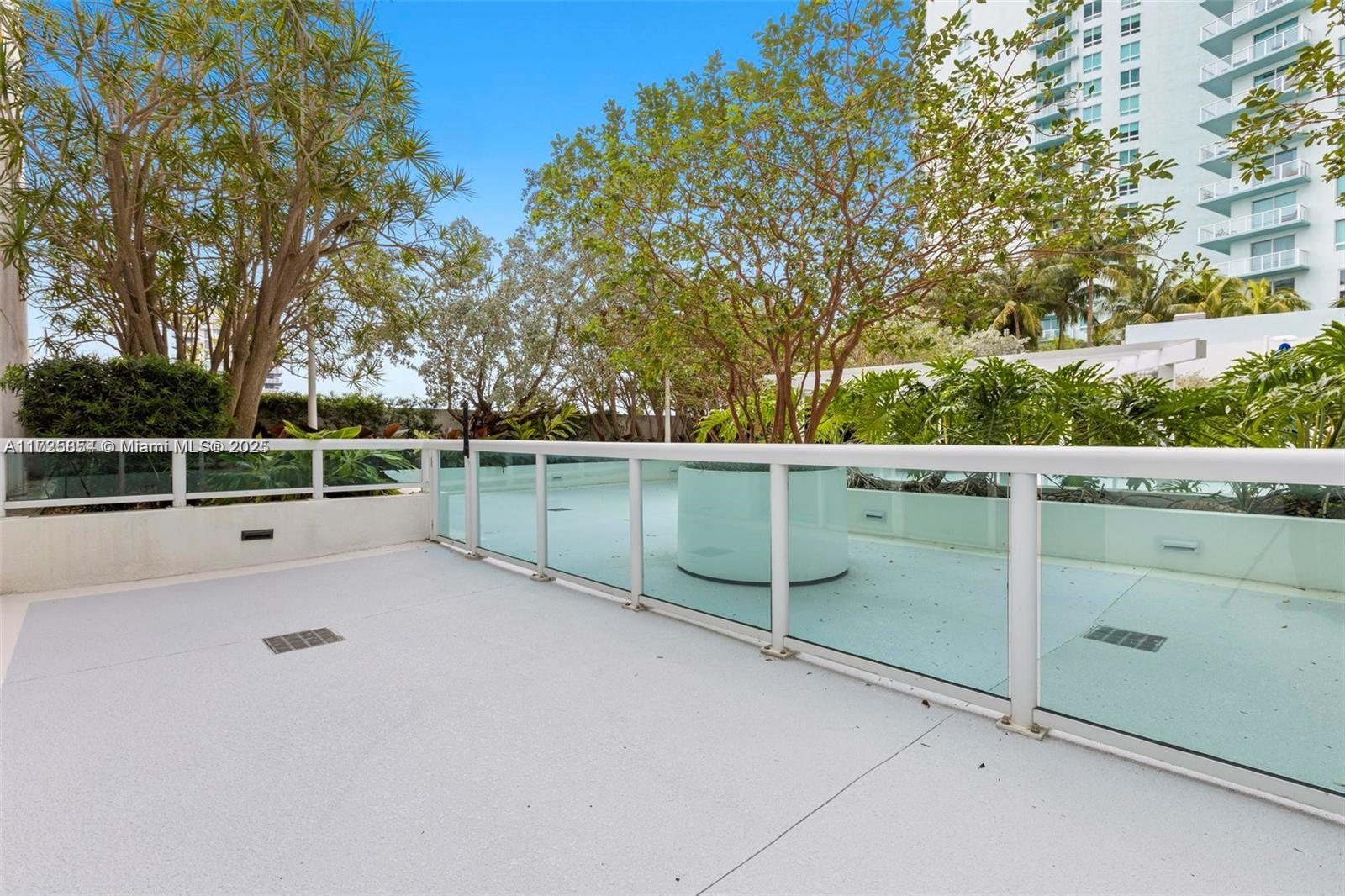 1800 N Bayshore Dr # 3207