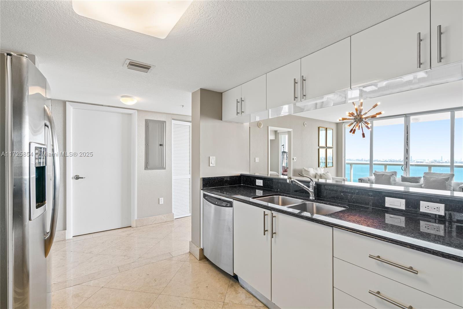 1800 N Bayshore Dr # 3207