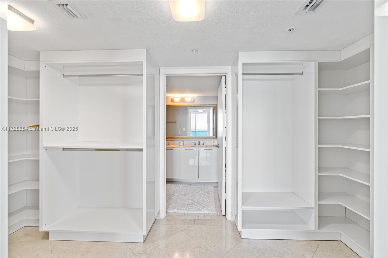 1800 N Bayshore Dr # 3207