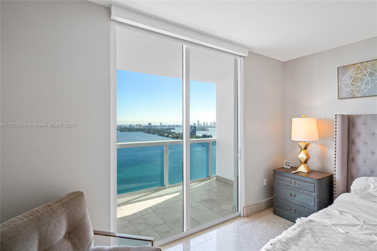 1800 N Bayshore Dr # 3207