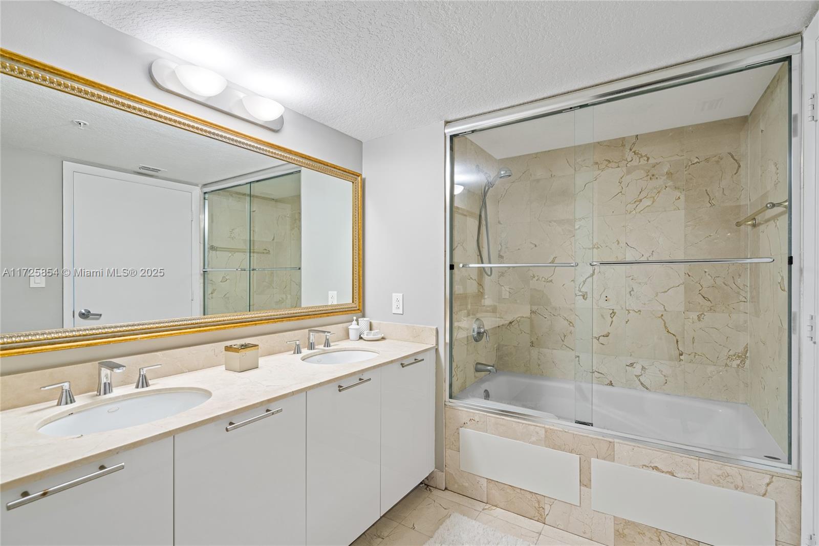 1800 N Bayshore Dr # 3207