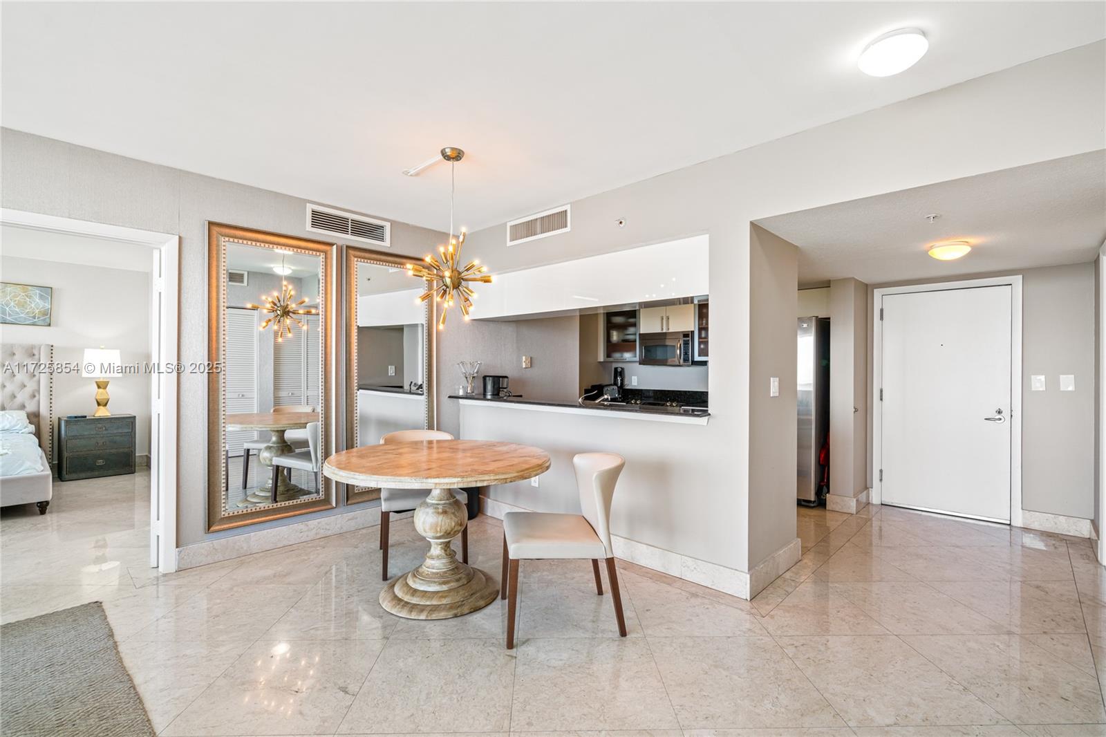 1800 N Bayshore Dr # 3207