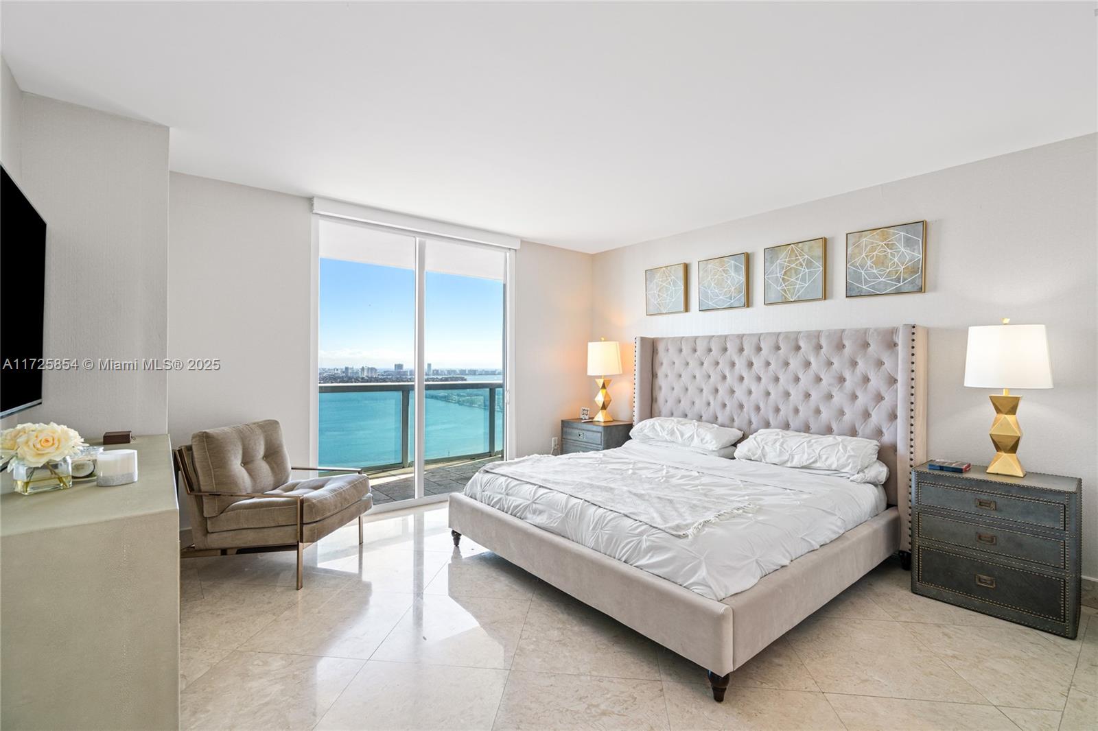 1800 N Bayshore Dr # 3207