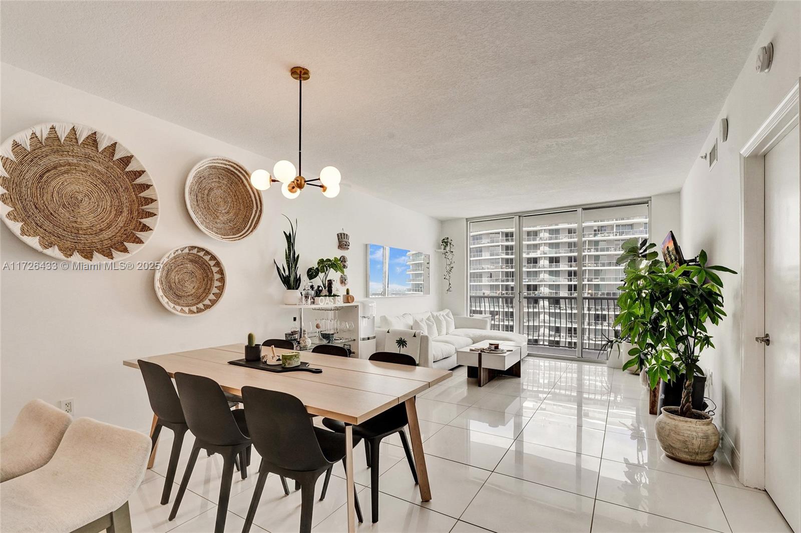 1750 N Bayshore Dr # 4805