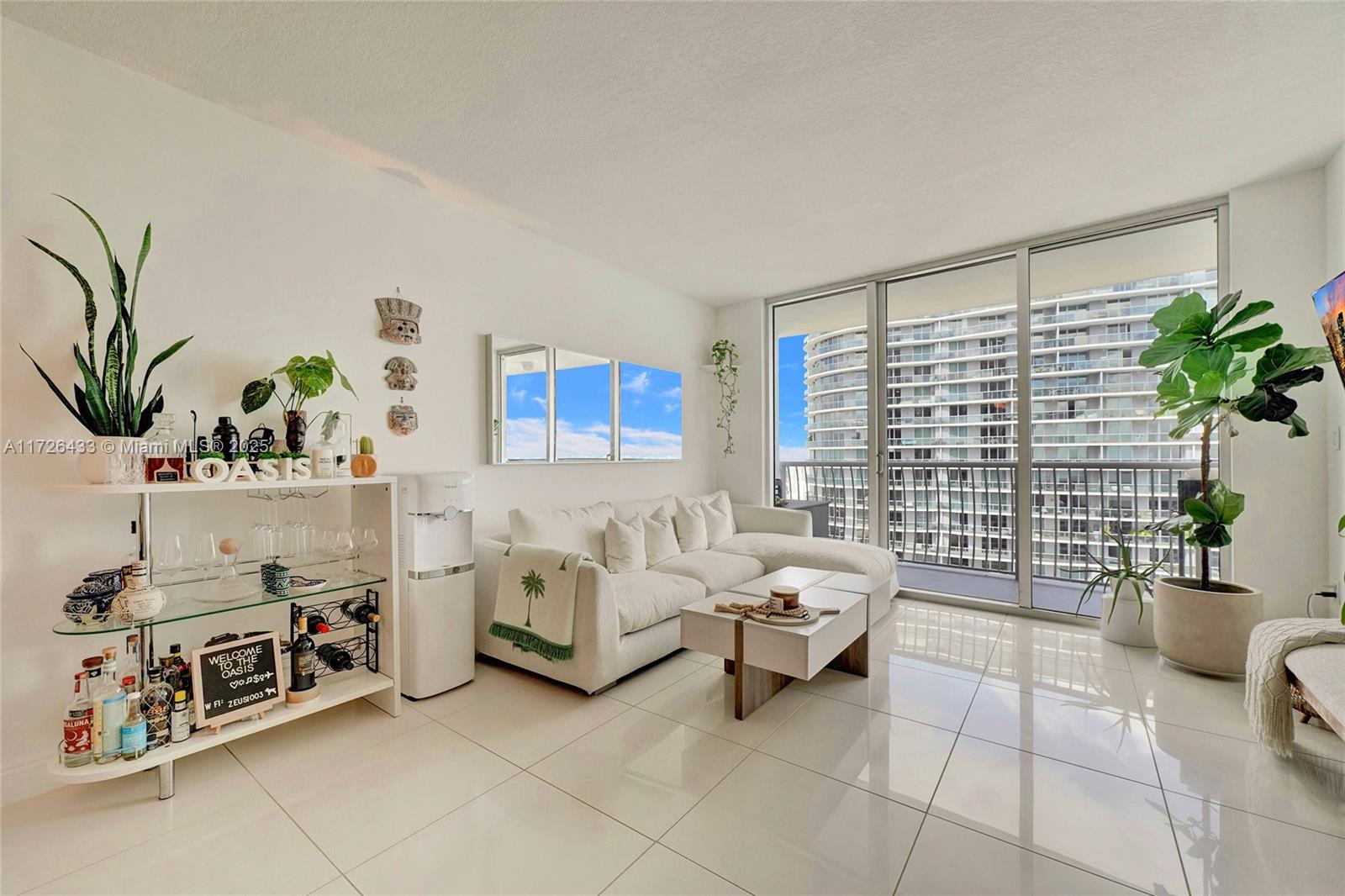 1750 N Bayshore Dr # 4805