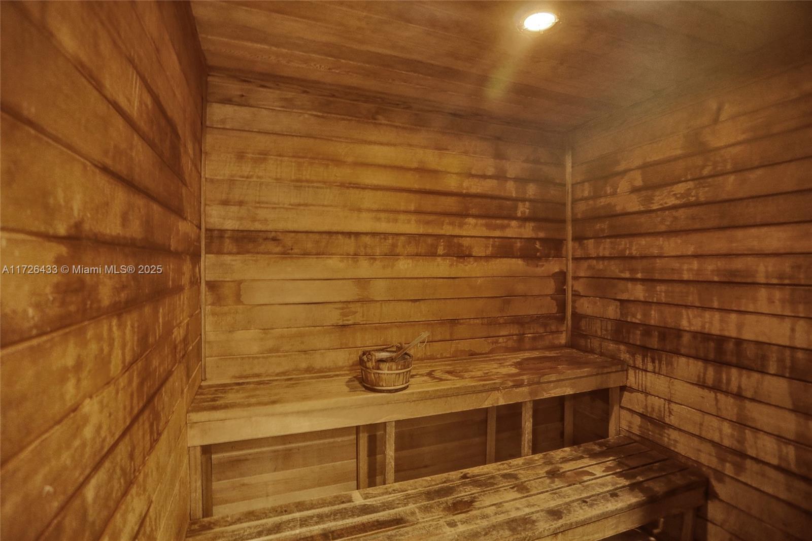 1750 N Bayshore Dr # 4805