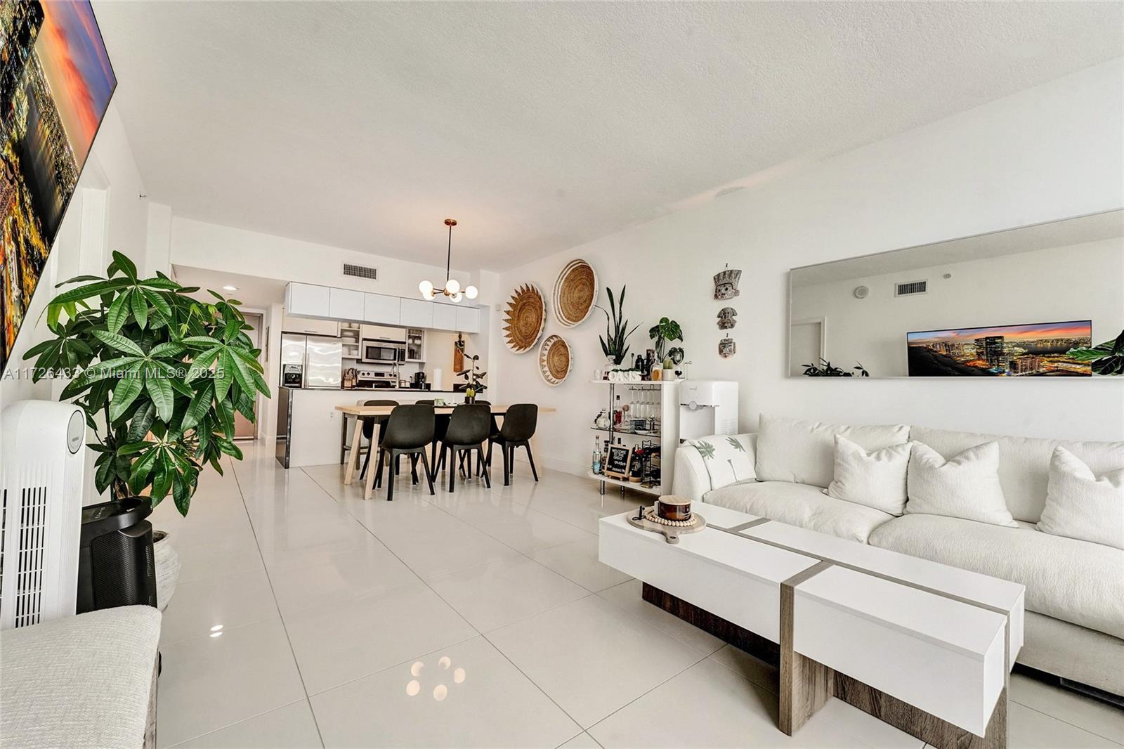 1750 N Bayshore Dr # 4805