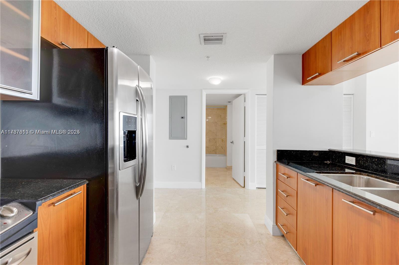 1800 N Bayshore Dr # 2510