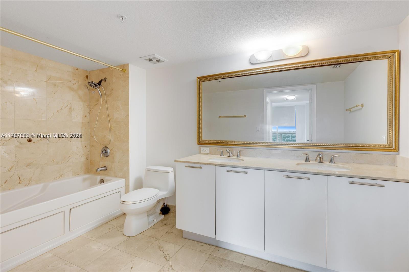 1800 N Bayshore Dr # 2510