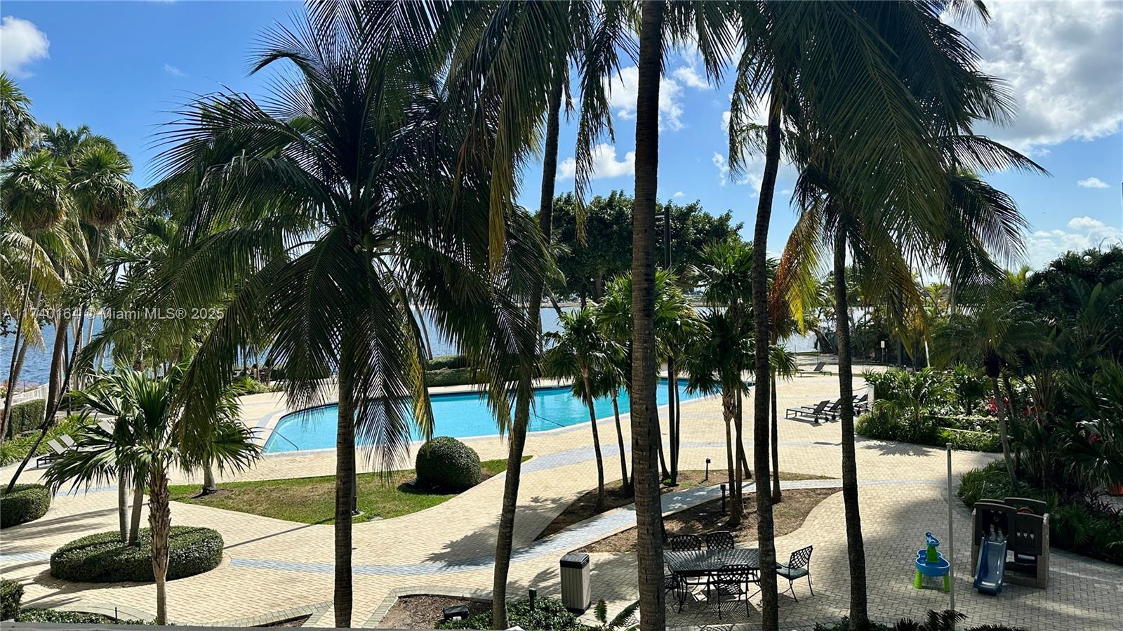 2451 Brickell Ave # 2T