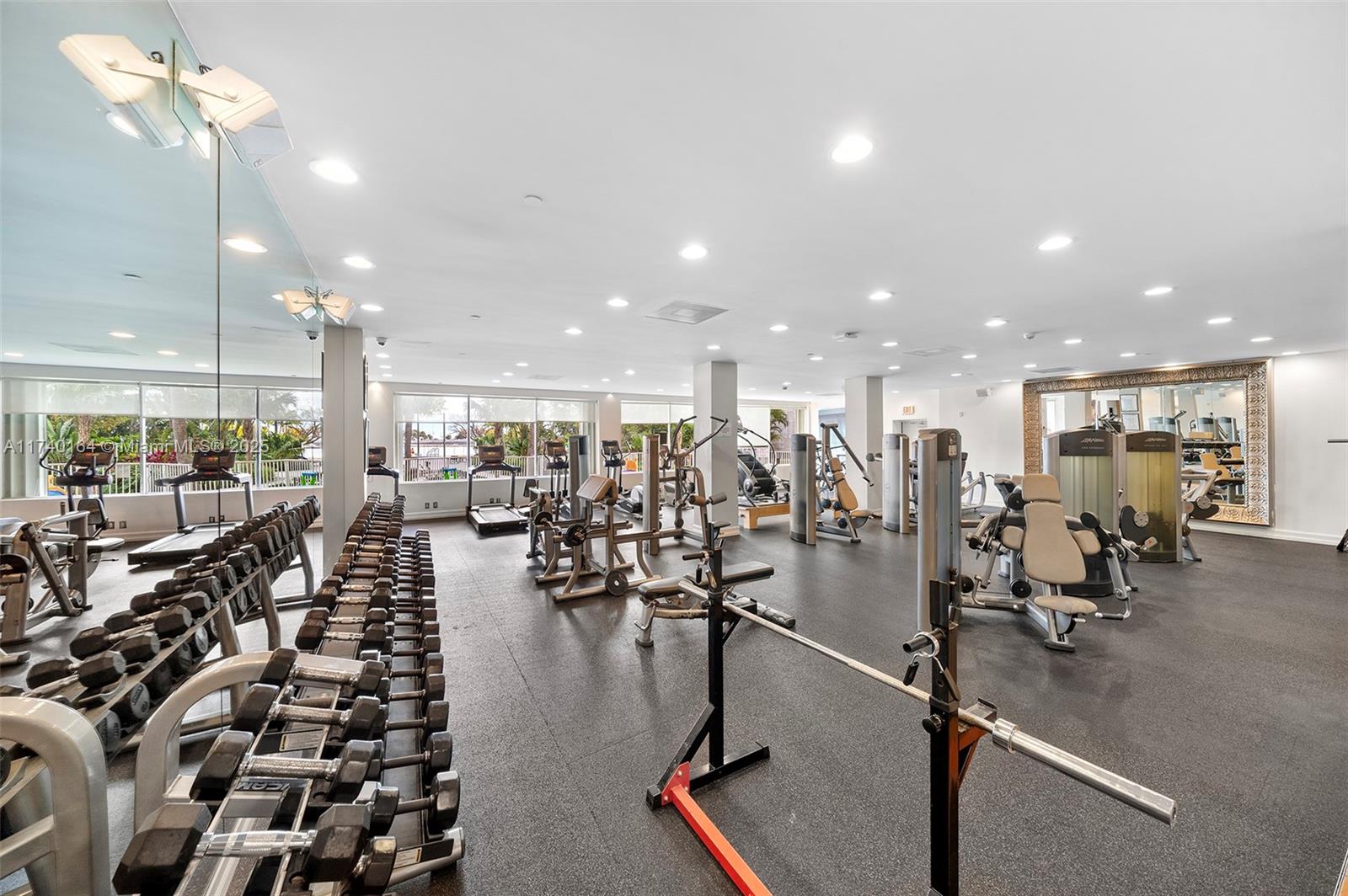 2451 Brickell Ave # 2T