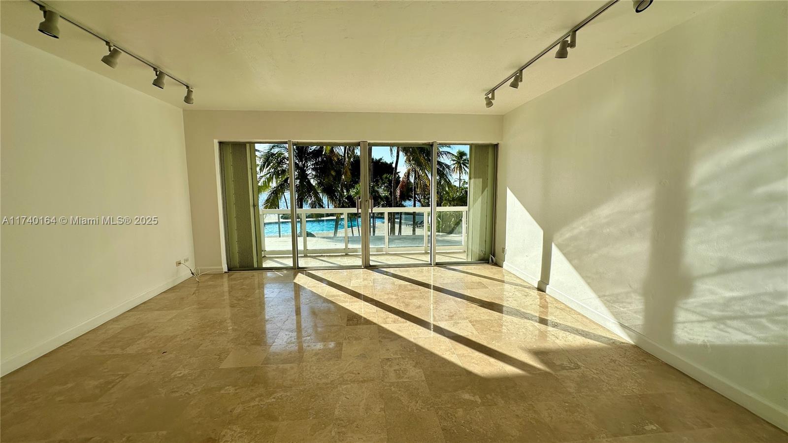 2451 Brickell Ave # 2T