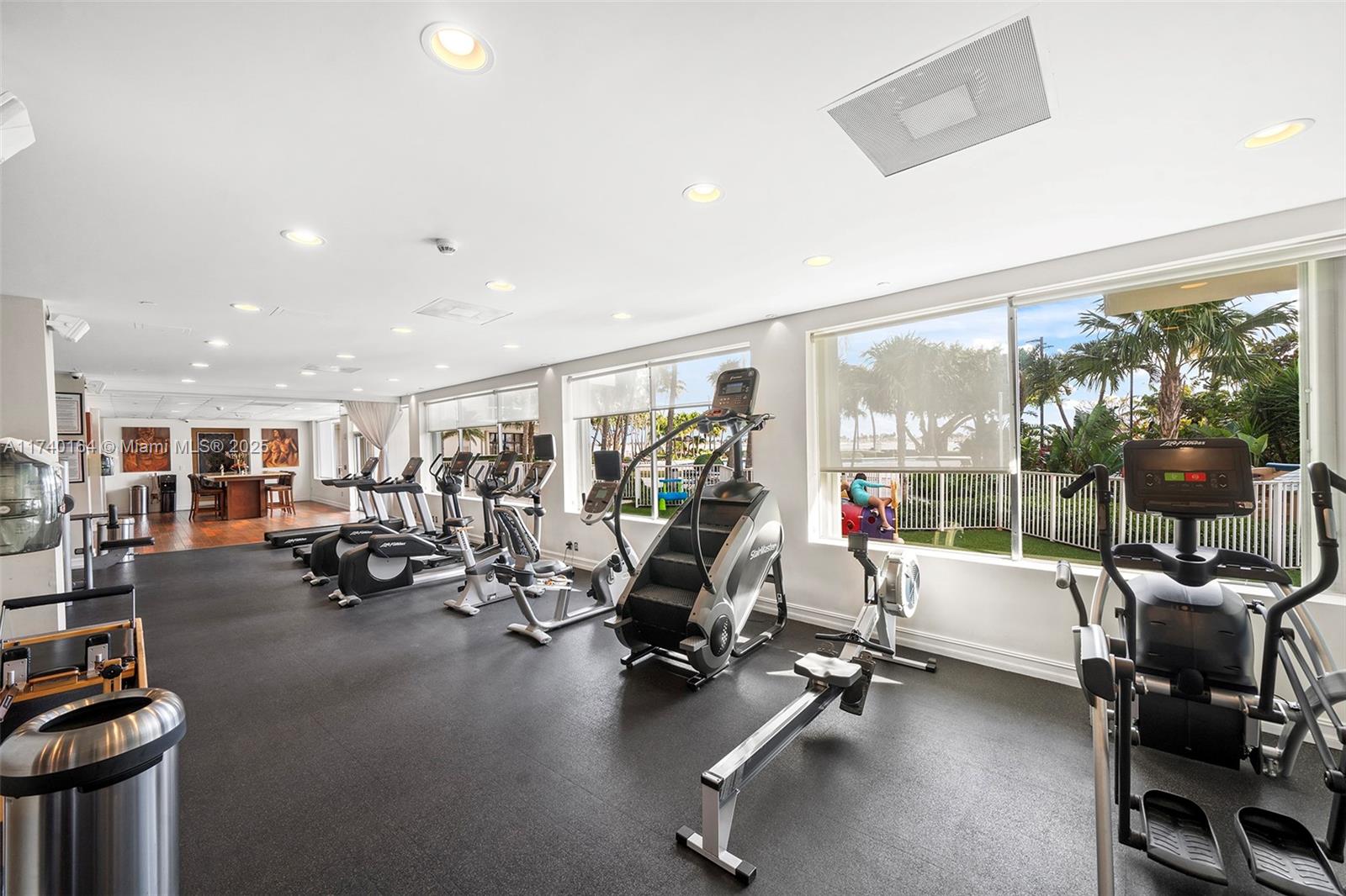 2451 Brickell Ave # 2T