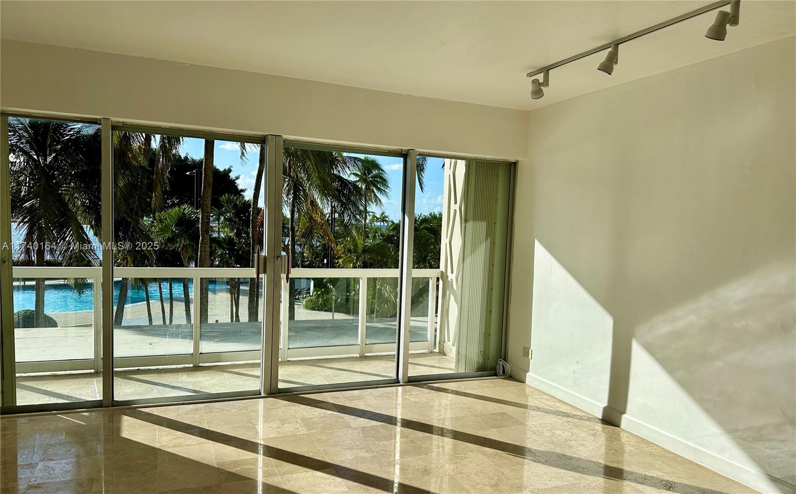 2451 Brickell Ave # 2T