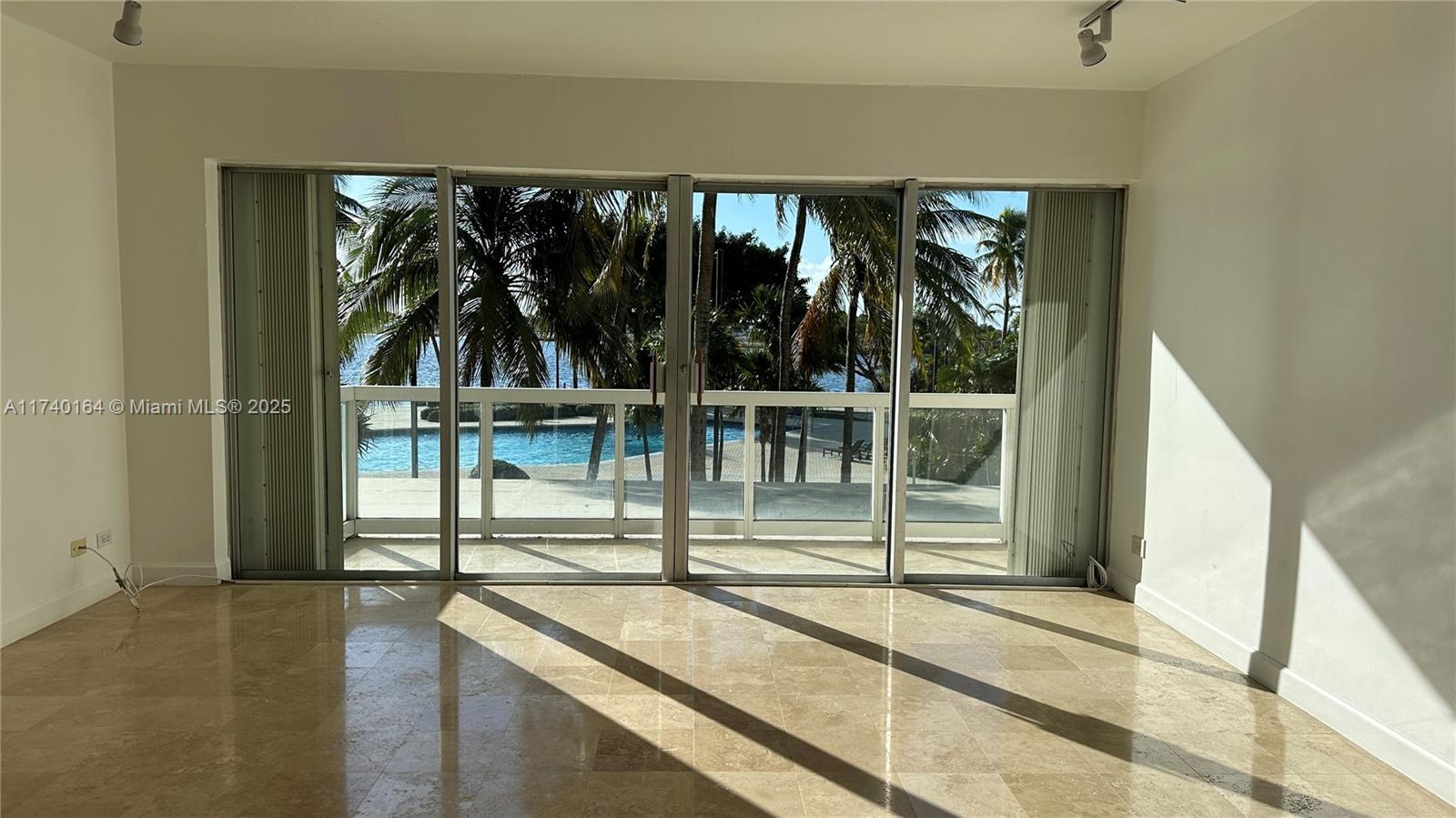 2451 Brickell Ave # 2T