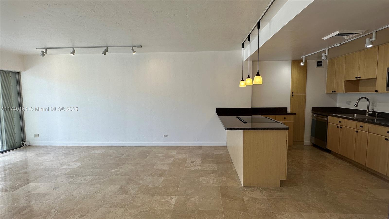 2451 Brickell Ave # 2T