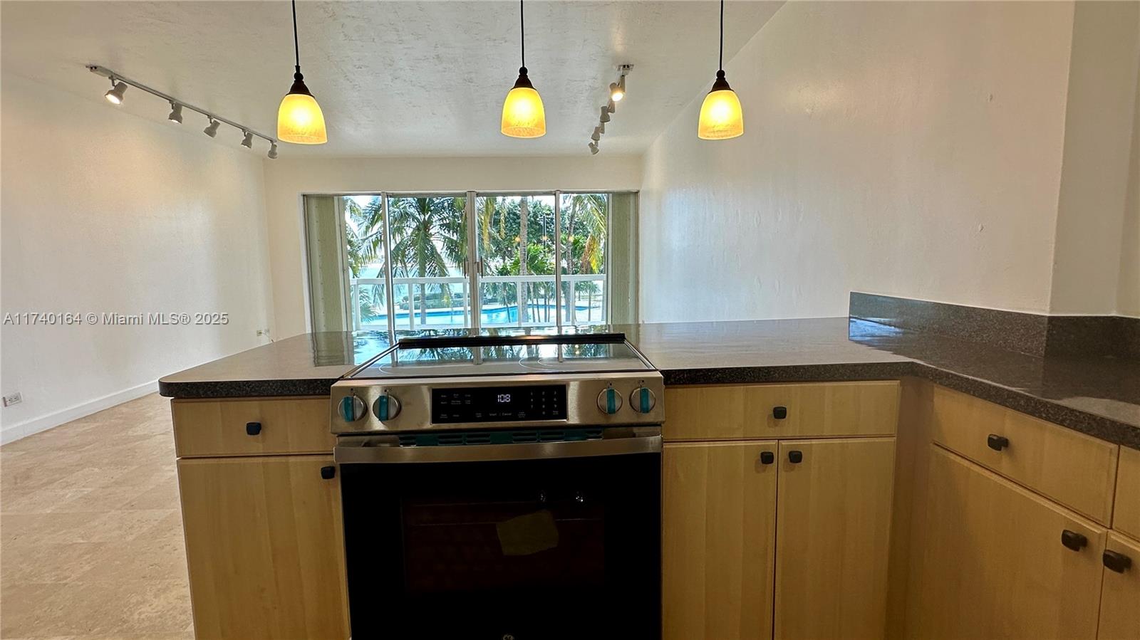 2451 Brickell Ave # 2T