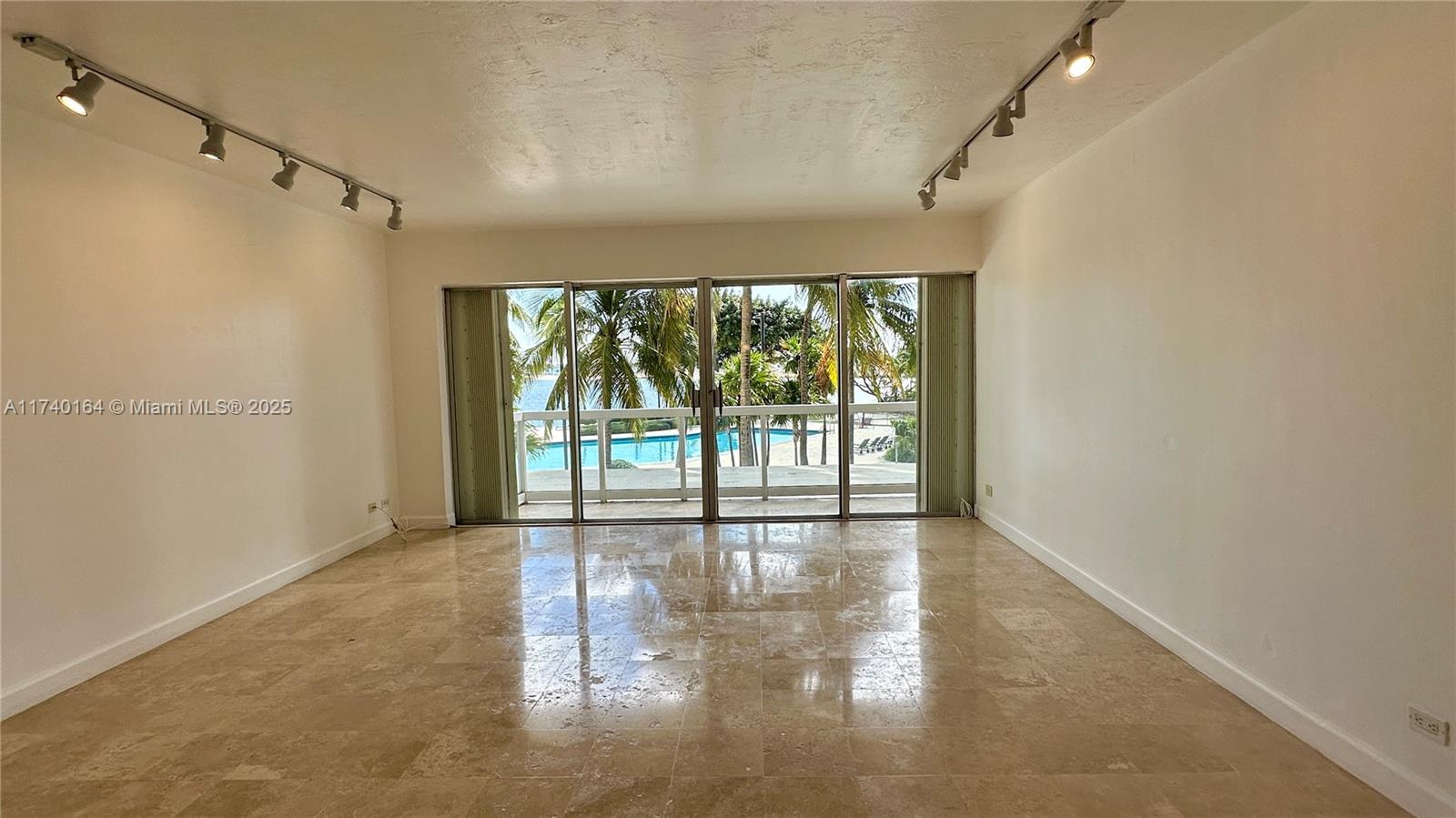 2451 Brickell Ave # 2T
