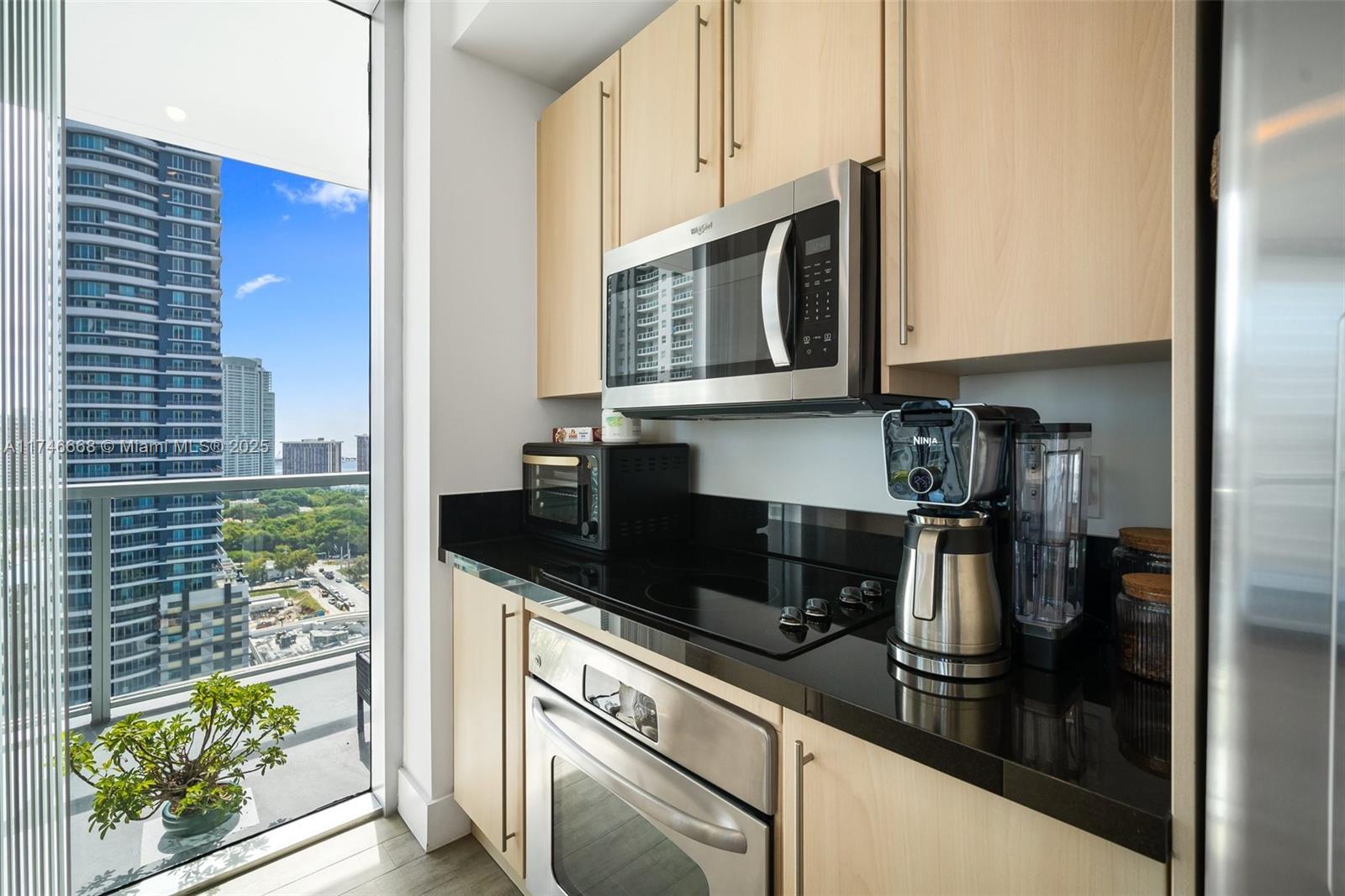79 SW 12th St Unit: 2706-S