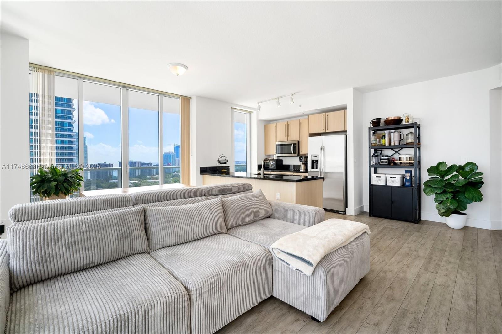 79 SW 12th St Unit: 2706-S