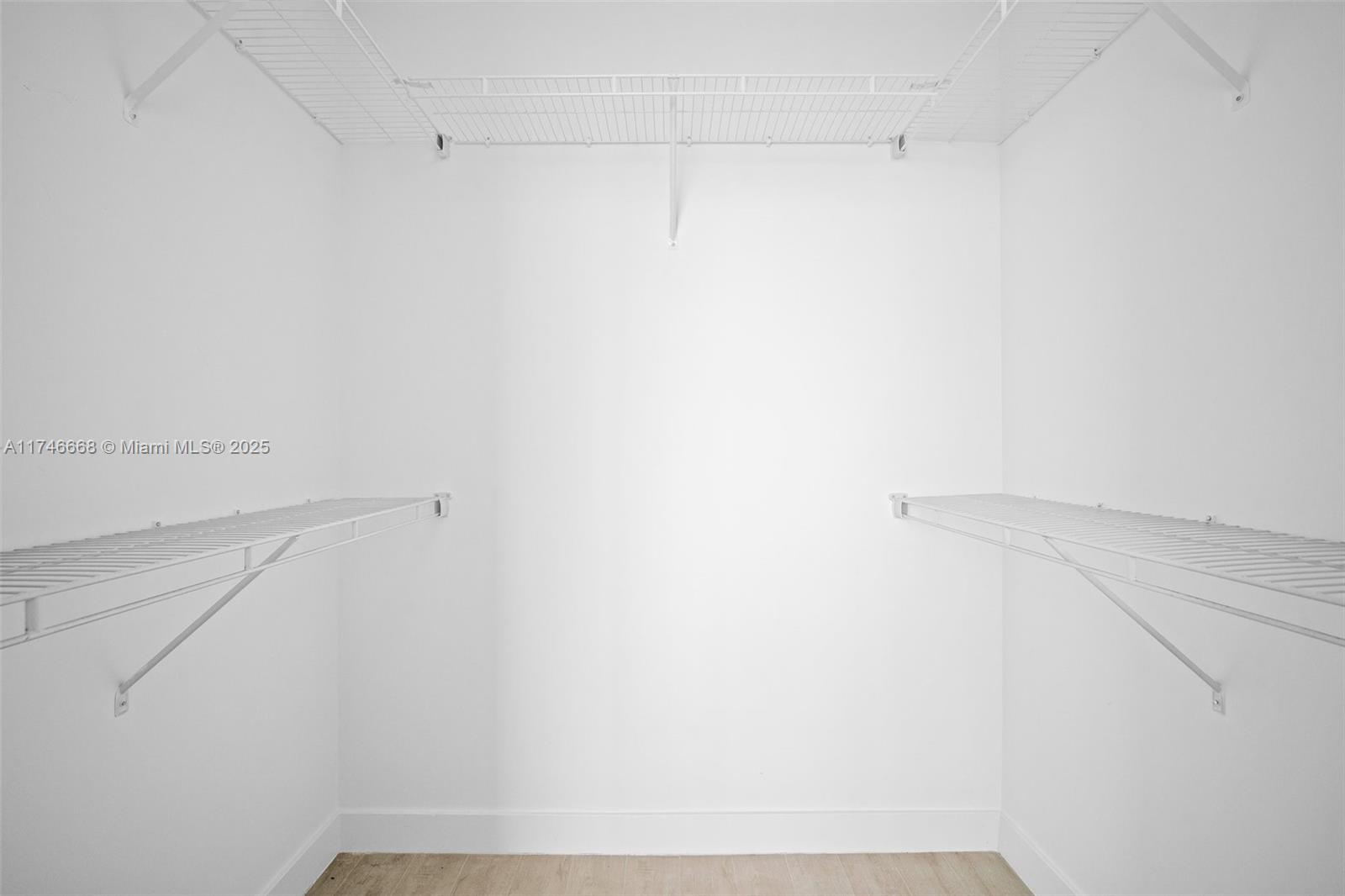 79 SW 12th St Unit: 2706-S
