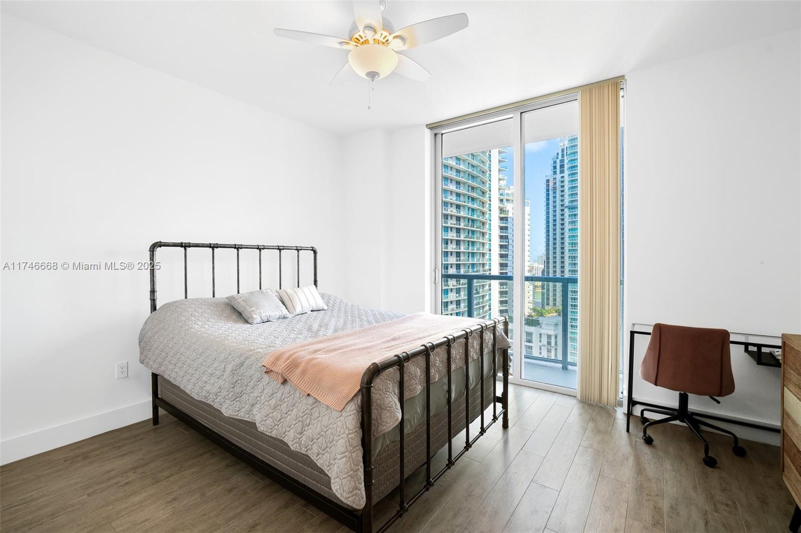 79 SW 12th St Unit: 2706-S