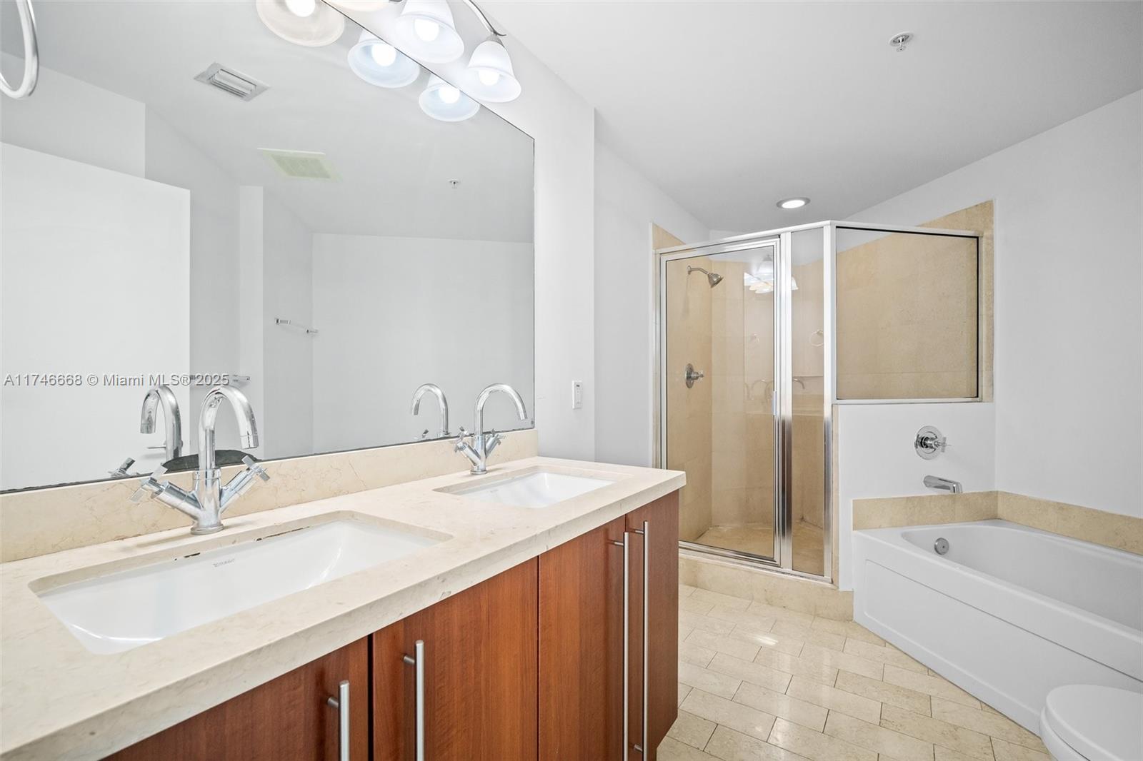79 SW 12th St Unit: 2706-S