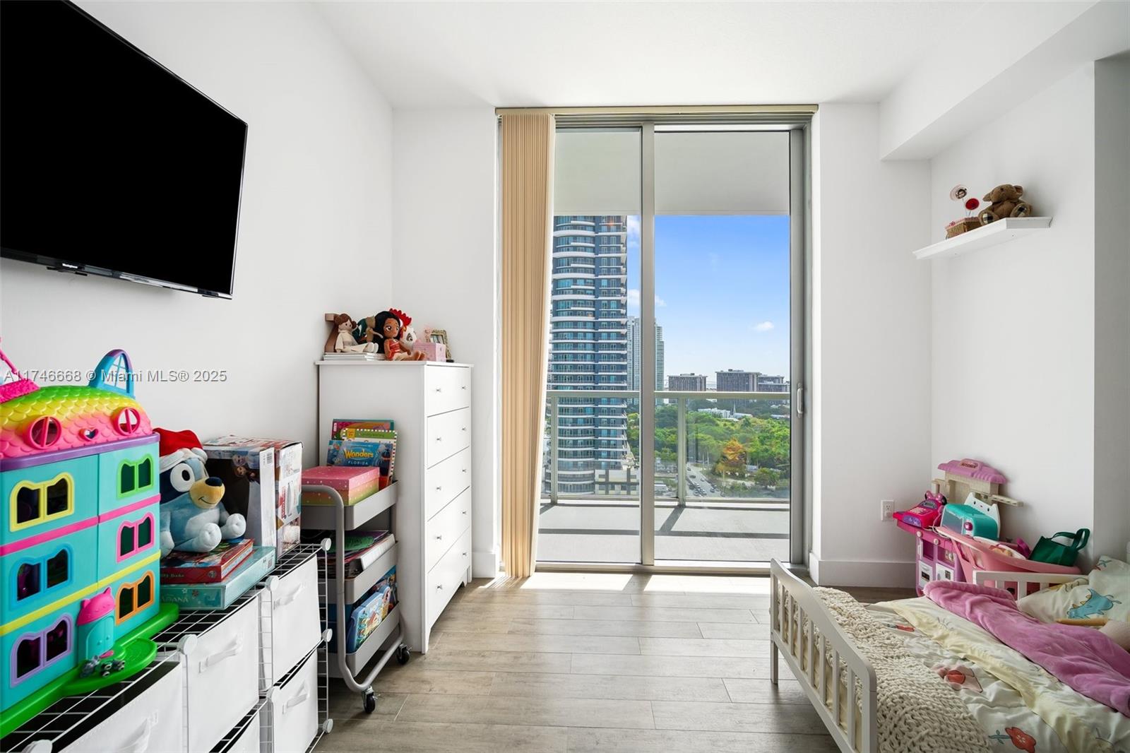 79 SW 12th St Unit: 2706-S