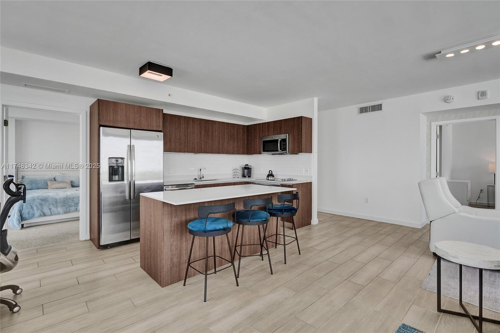 1600 SW 1st Ave # 902