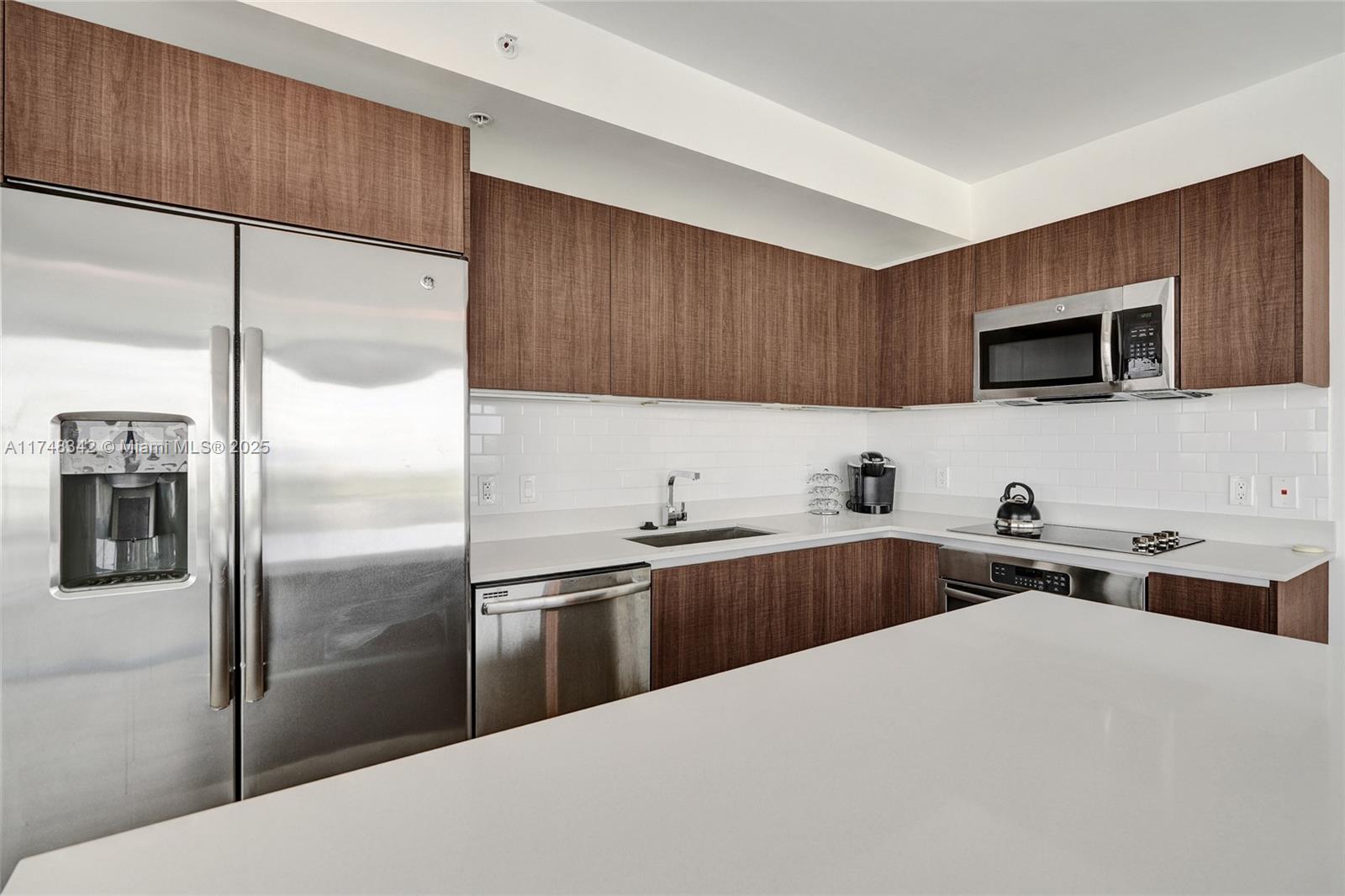 1600 SW 1st Ave # 902