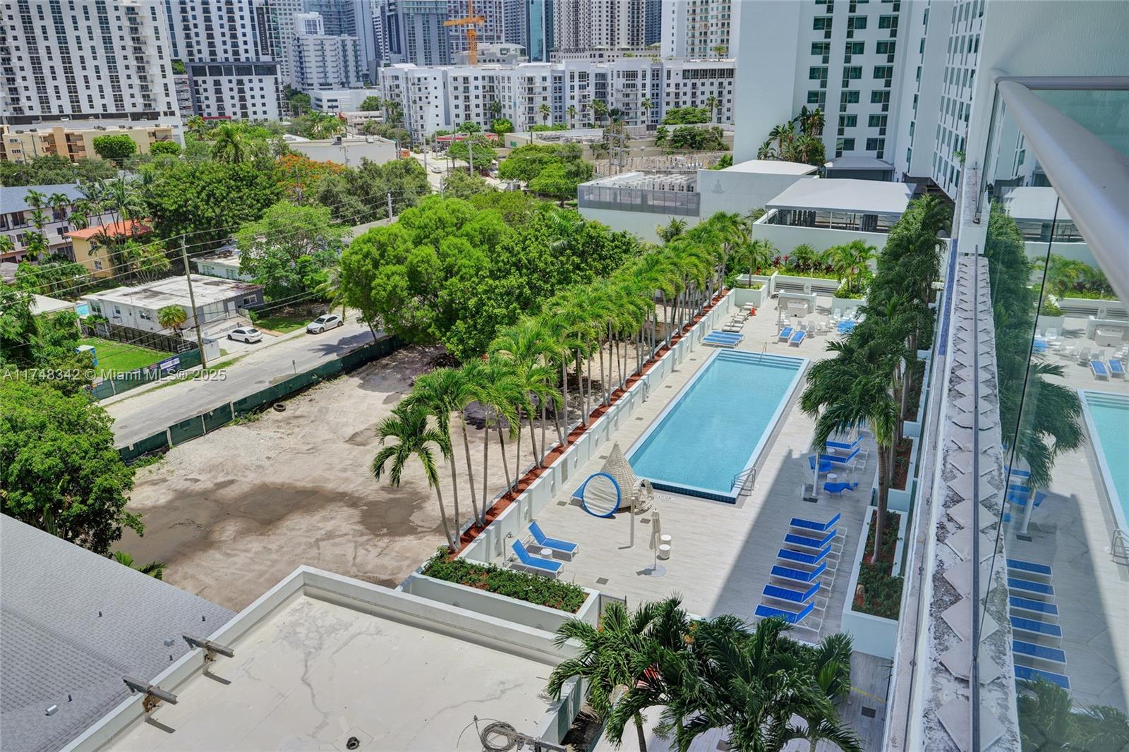 1600 SW 1st Ave # 902