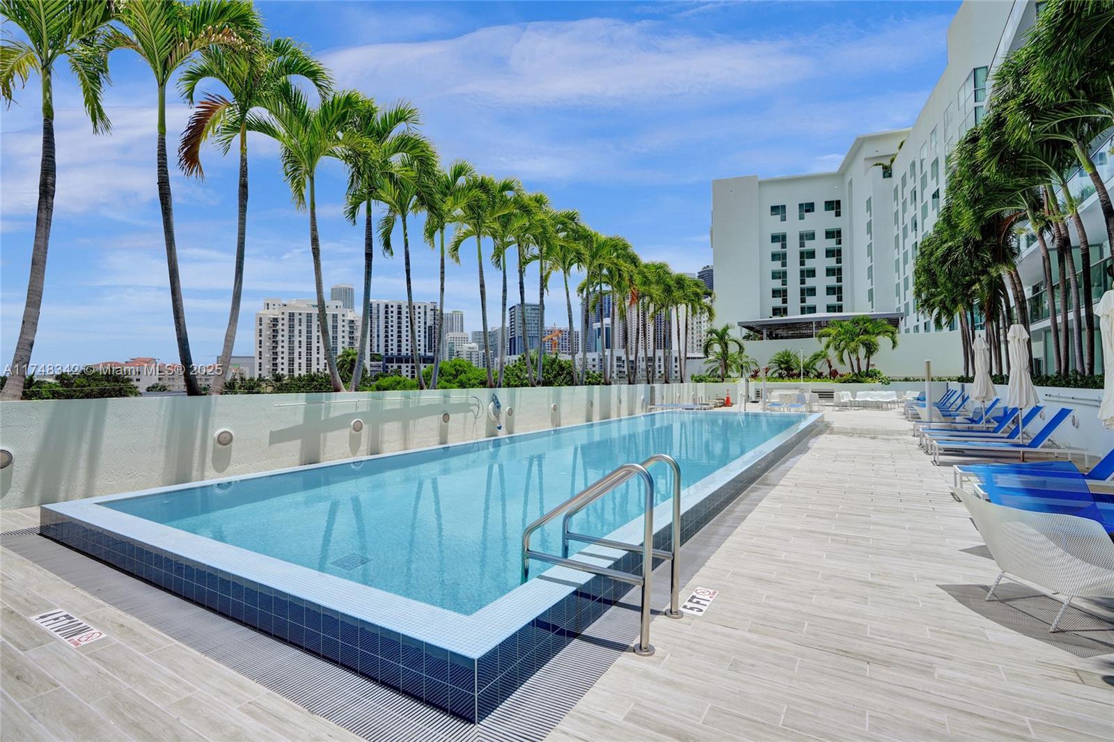 1600 SW 1st Ave # 902