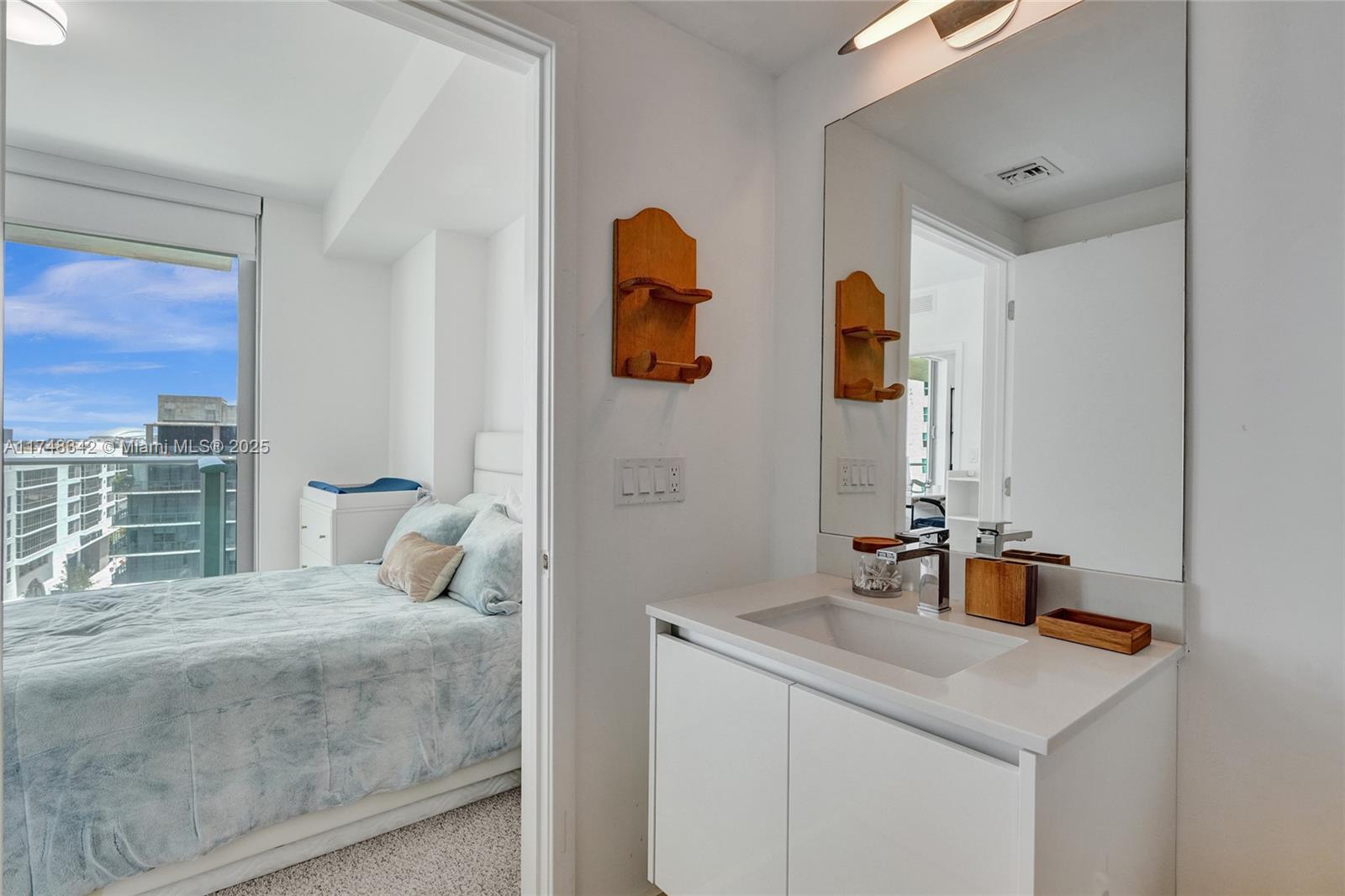 1600 SW 1st Ave # 902