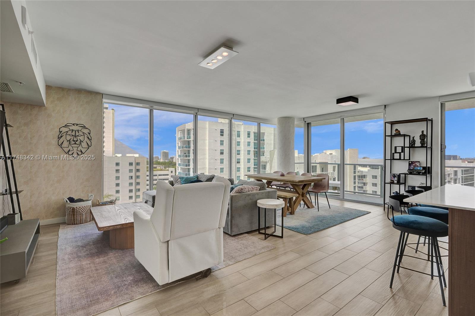 1600 SW 1st Ave # 902