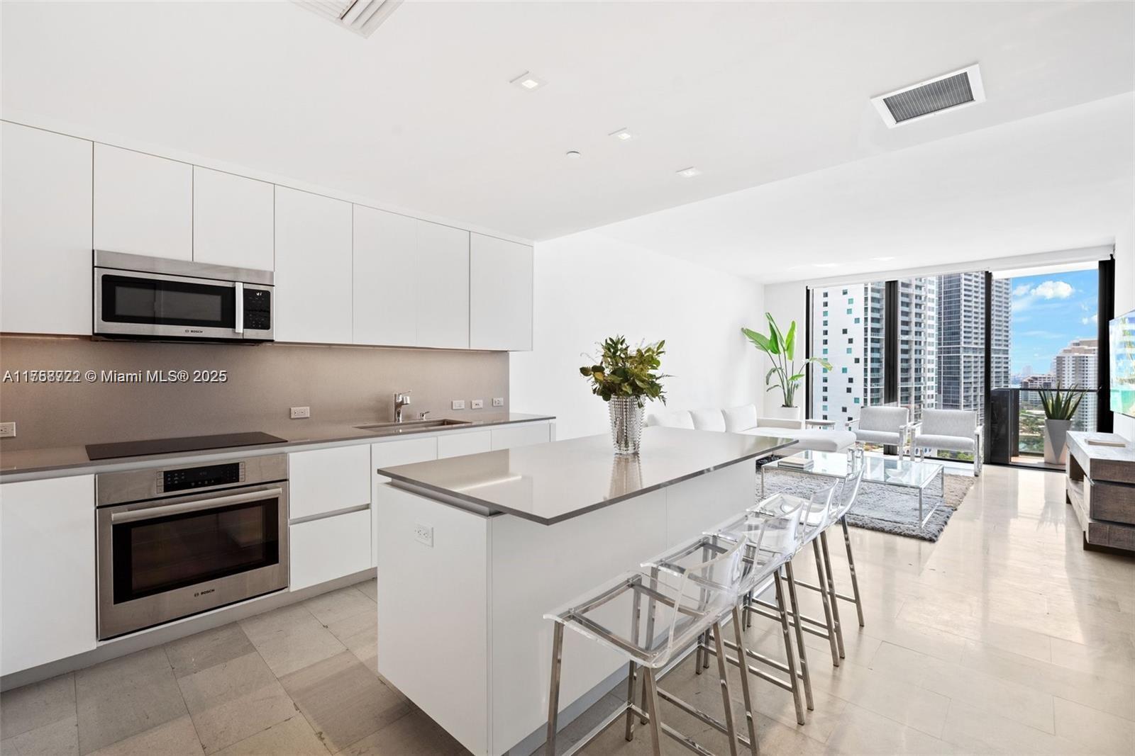 68 SE 6th St # 1405