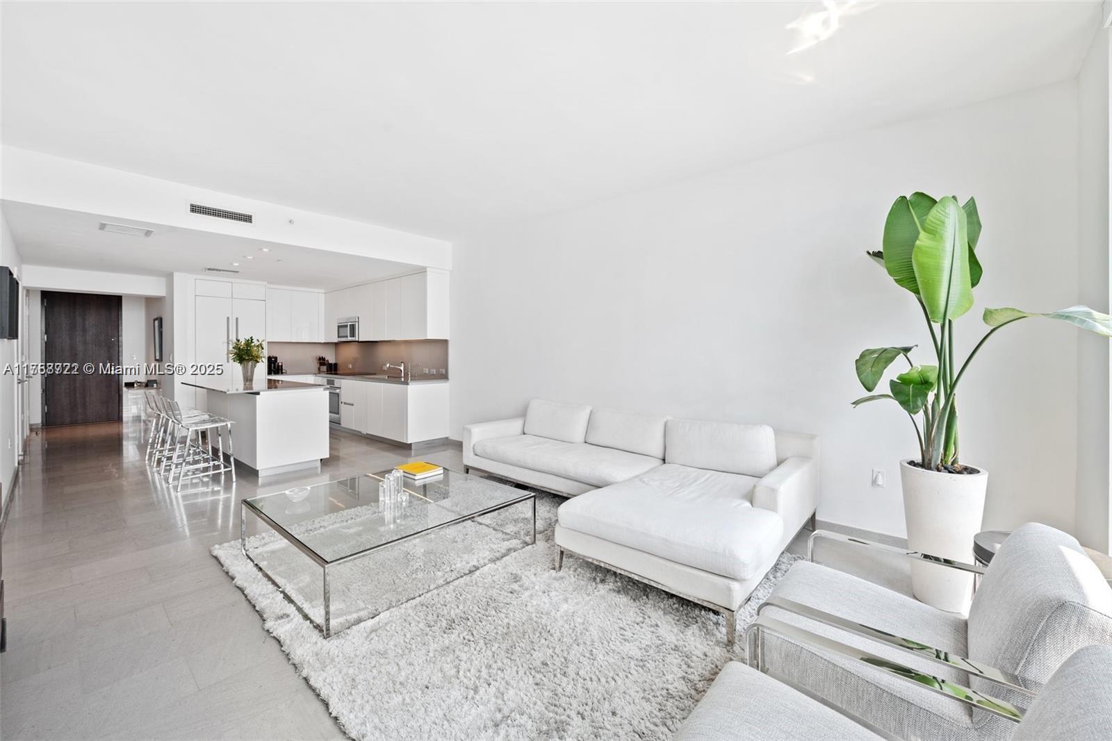 68 SE 6th St # 1405